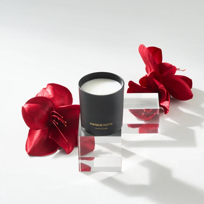 Amber Blossom Scented Candle 8x9.5cm, Red