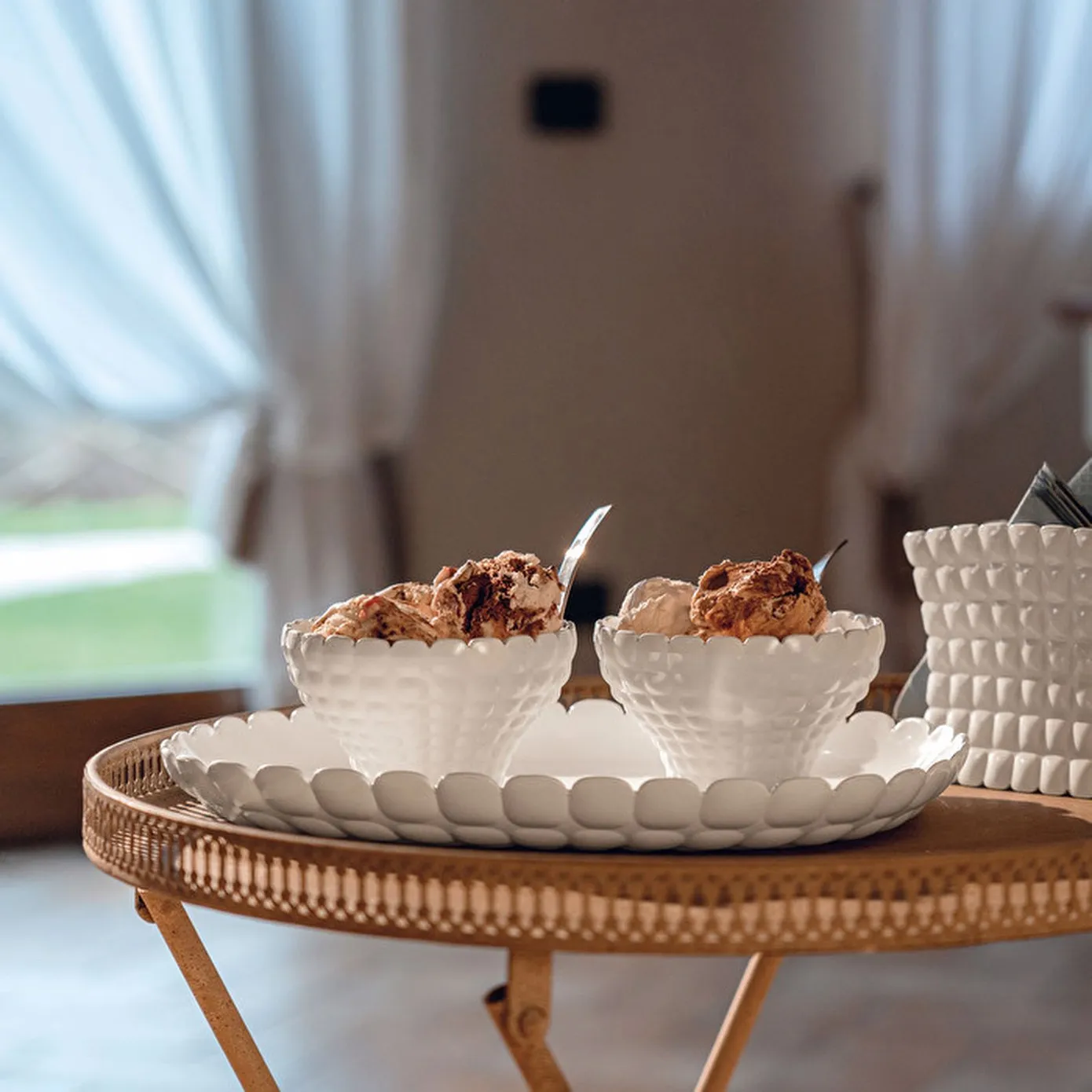 Guzzini Tiffany Serving Platter, Medium, Cream - Image 2