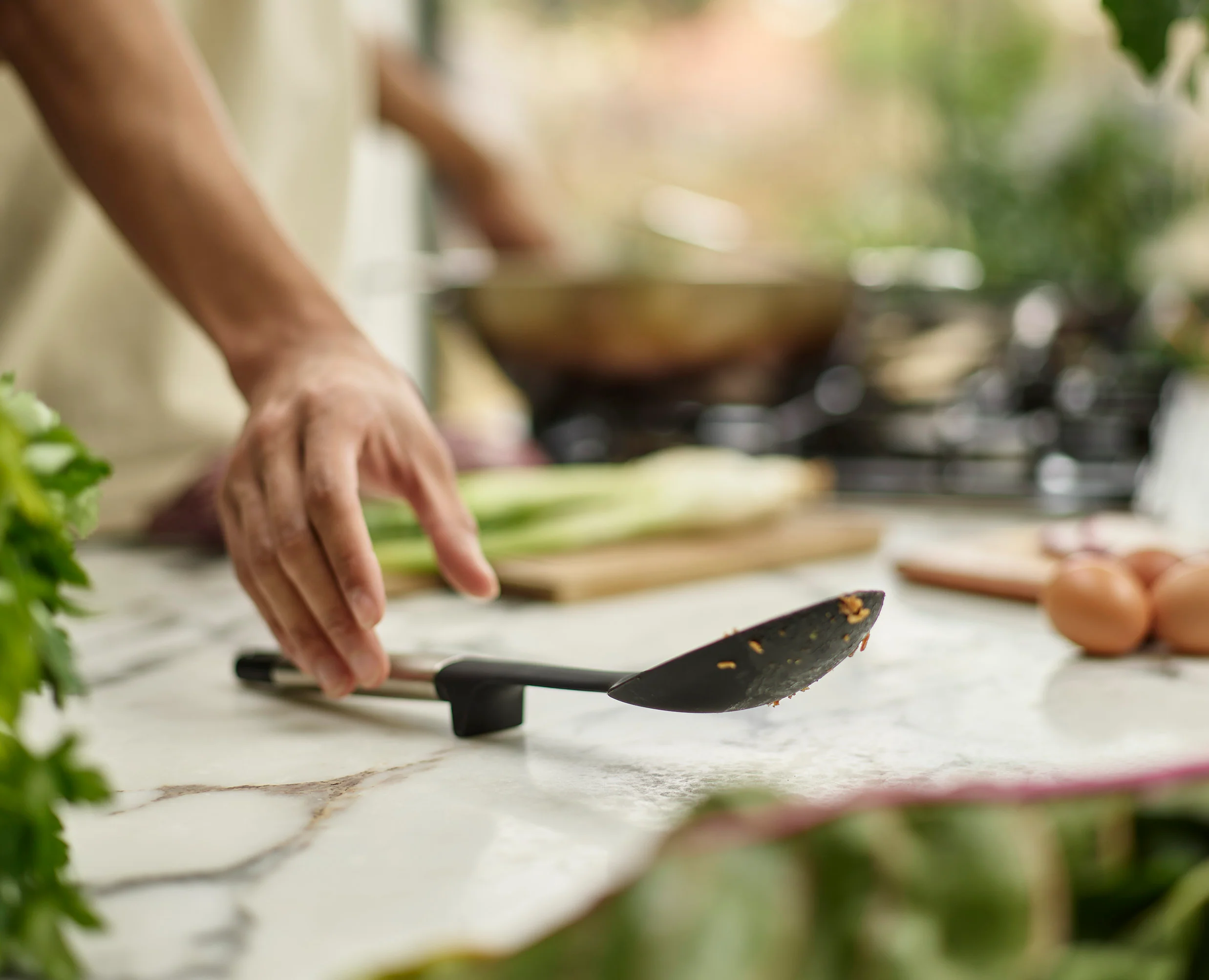 Joseph Joseph Elevate Stainless Steel Silicone Solid Spoon, Black Grey - Image 7