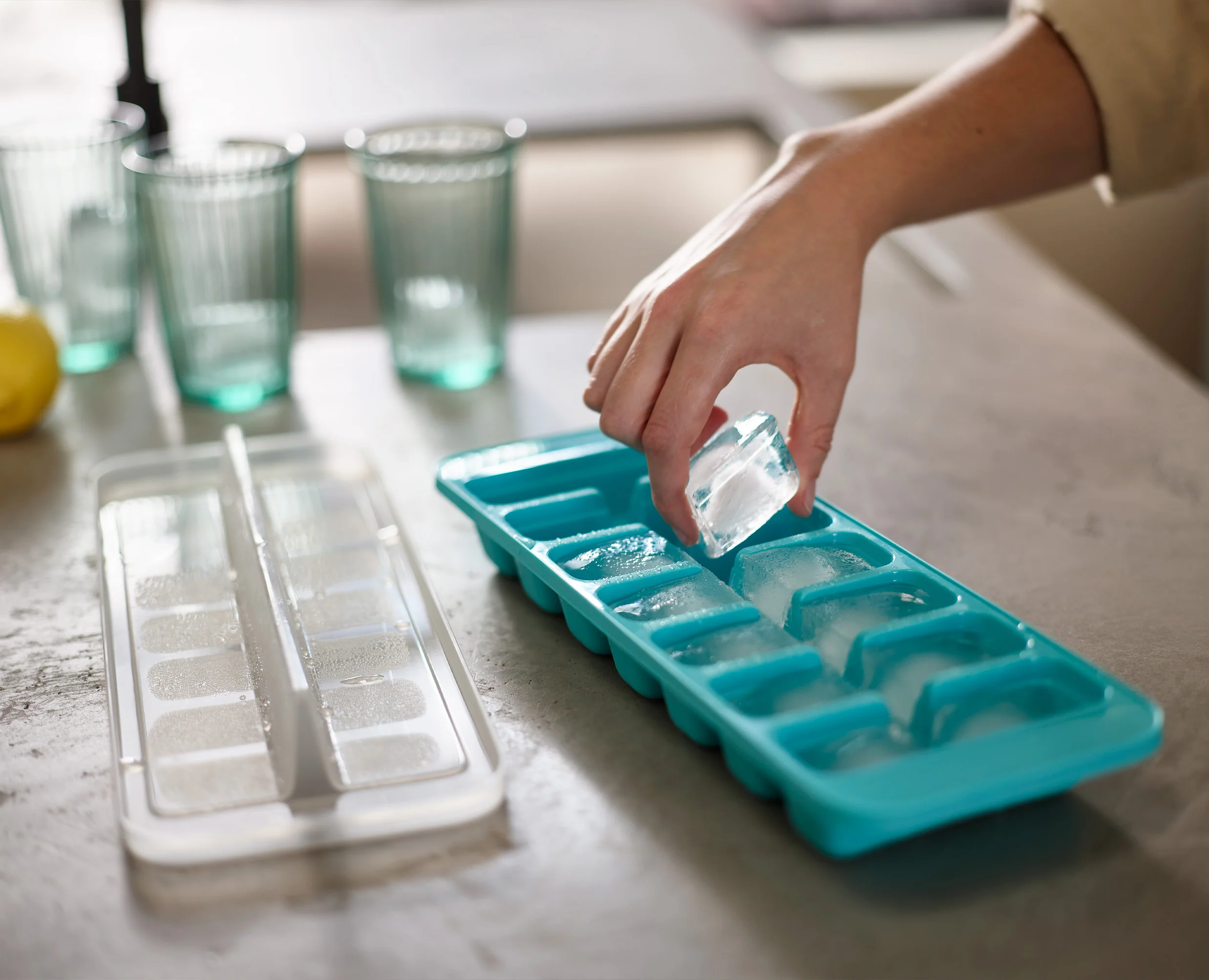 Joseph Joseph Flow Easy-fill Blue Ice-cube Trays, Blue - Image 6