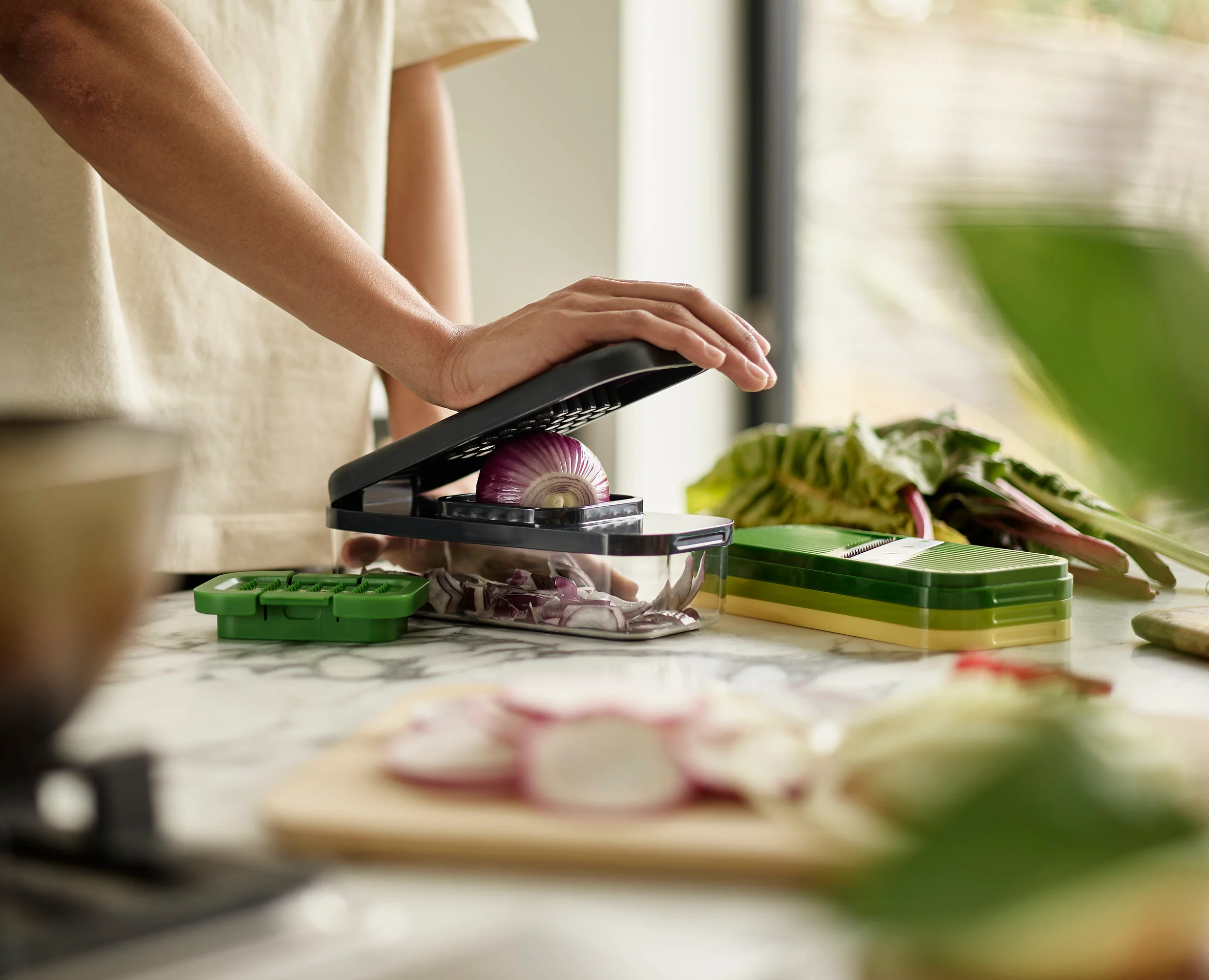 Joseph Joseph Multi-prep Compact 4-piece Grater & Slicer, Multicolour - Image 5