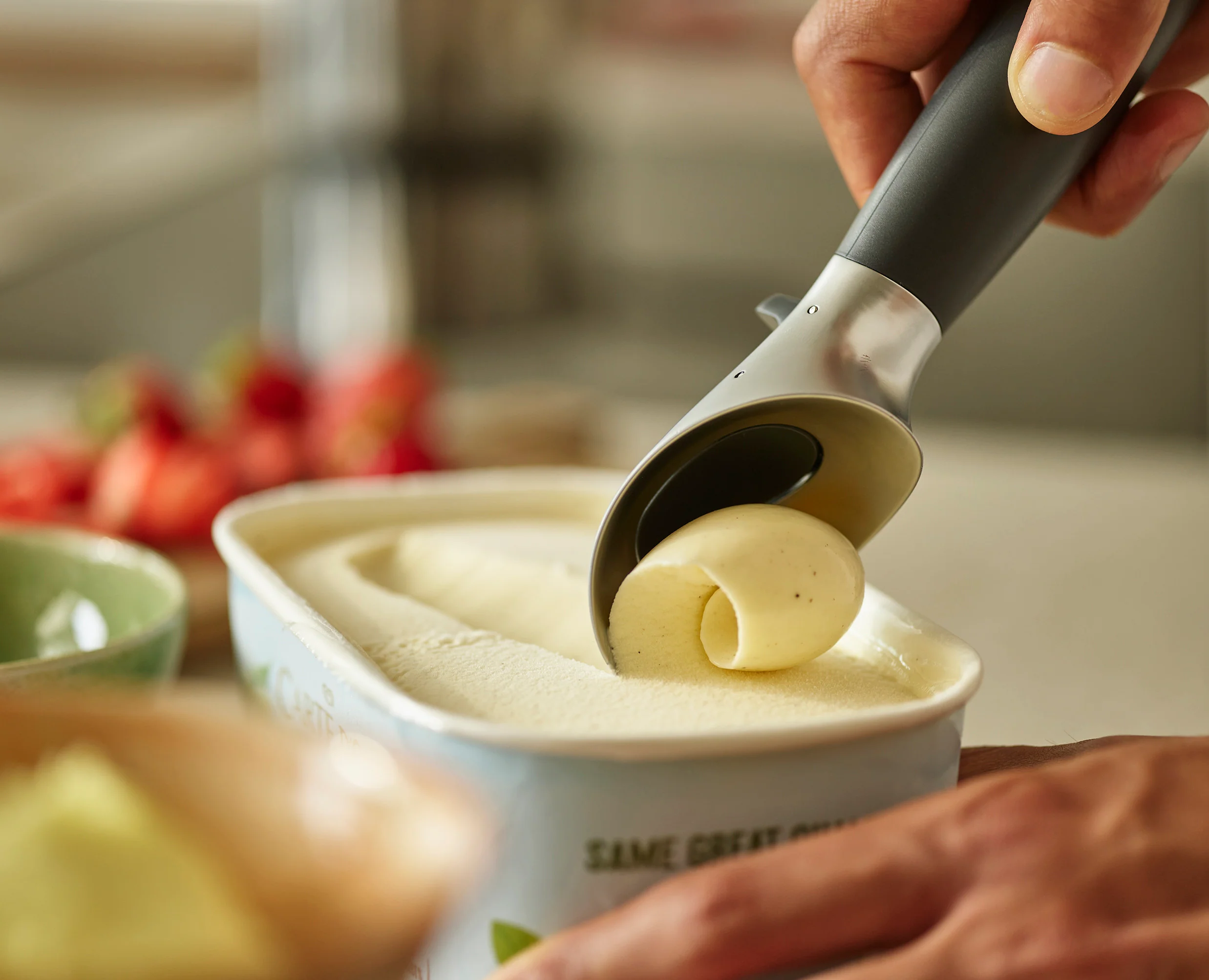 Joseph Joseph Elevate Grey Ice-cream Scoop, Grey Black - Image 2