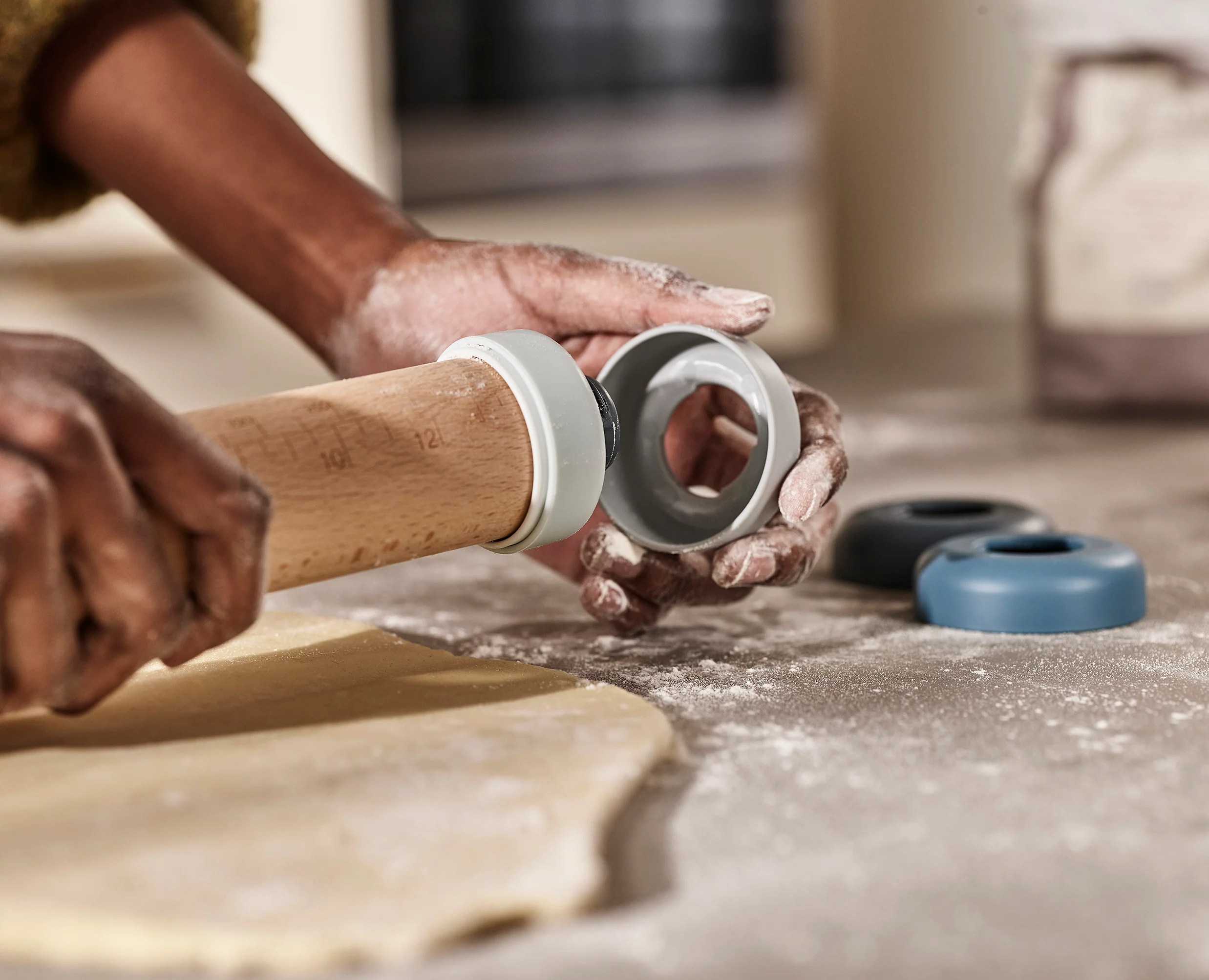 Joseph Joseph Rolling Pin, Wood Blue - Image 3