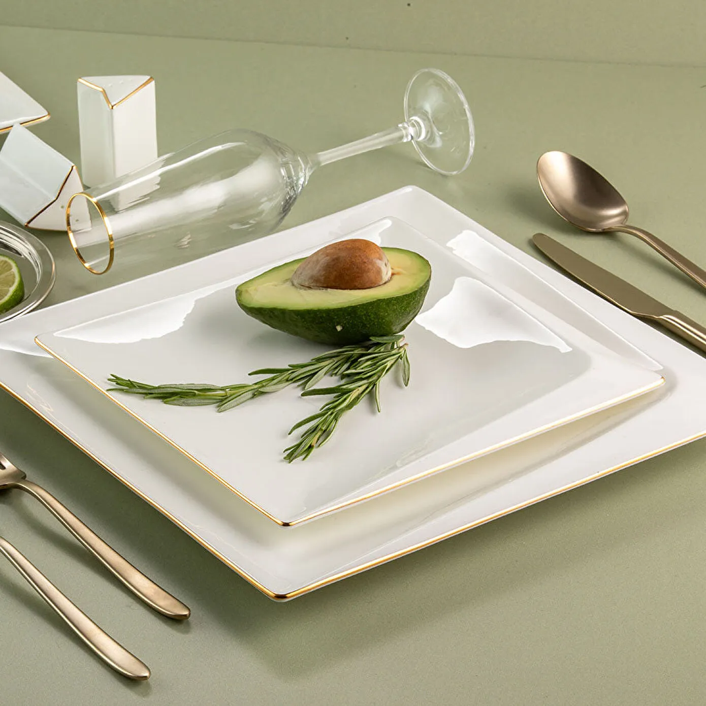 Jumbo Bone China Fold 58-Piece Dinner Set for 12 People, Gold - Image 19