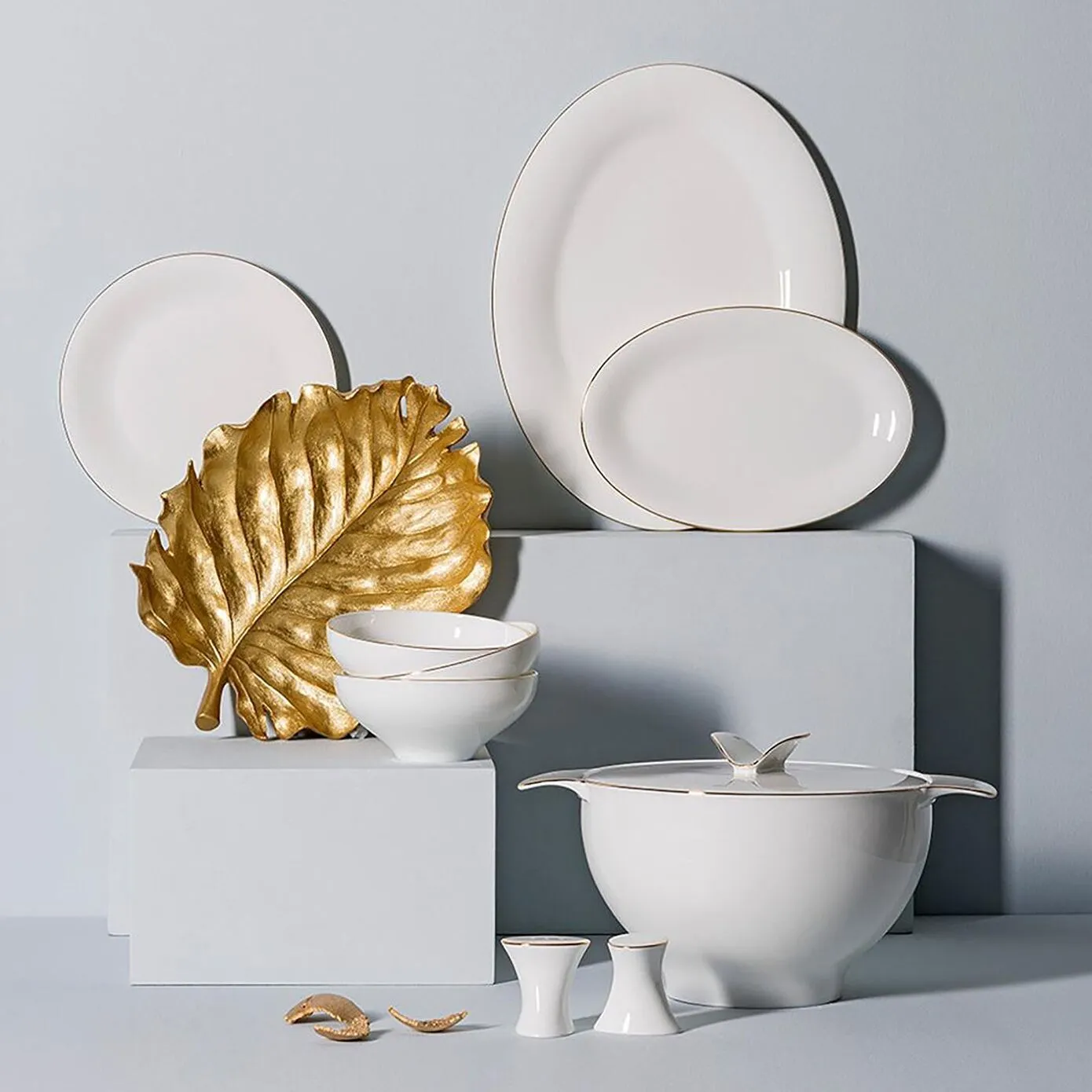 Jumbo Bone China Golda 61-Piece Dinner Set for 12 People, Gold - Image 10