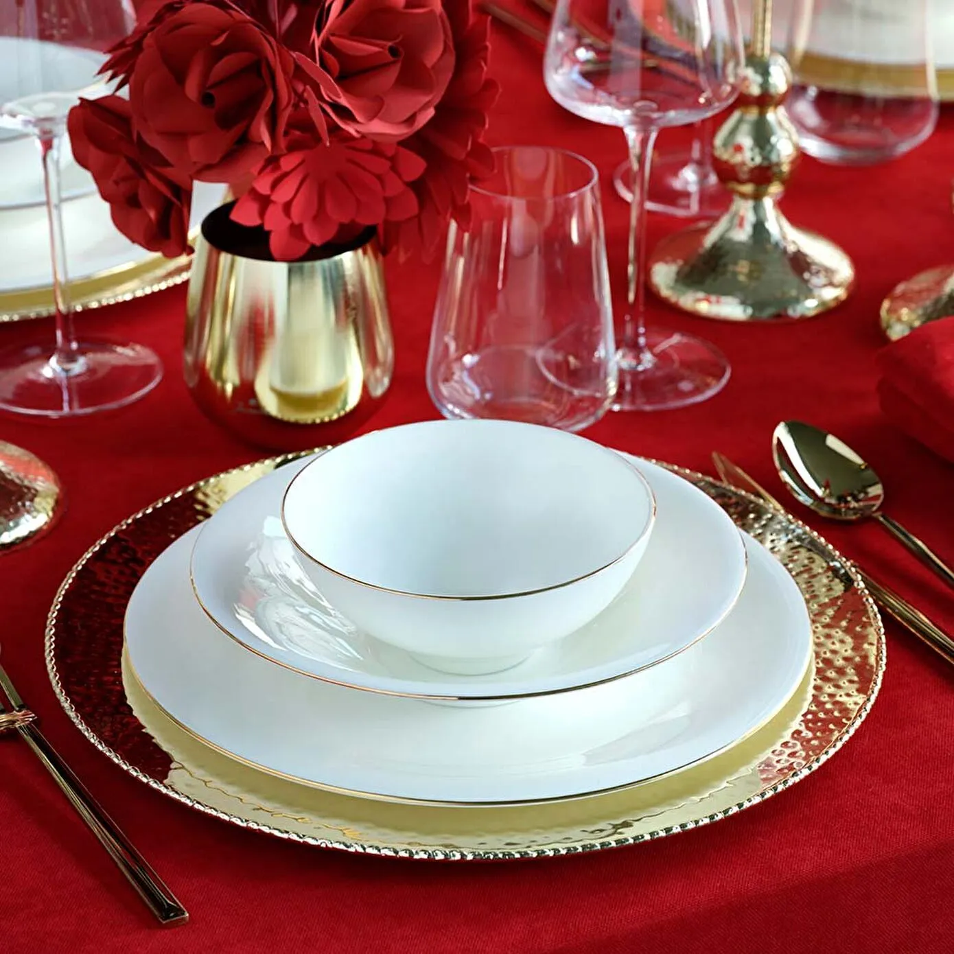 Jumbo Bone China Golda 61-Piece Dinner Set for 12 People, Gold - Image 11