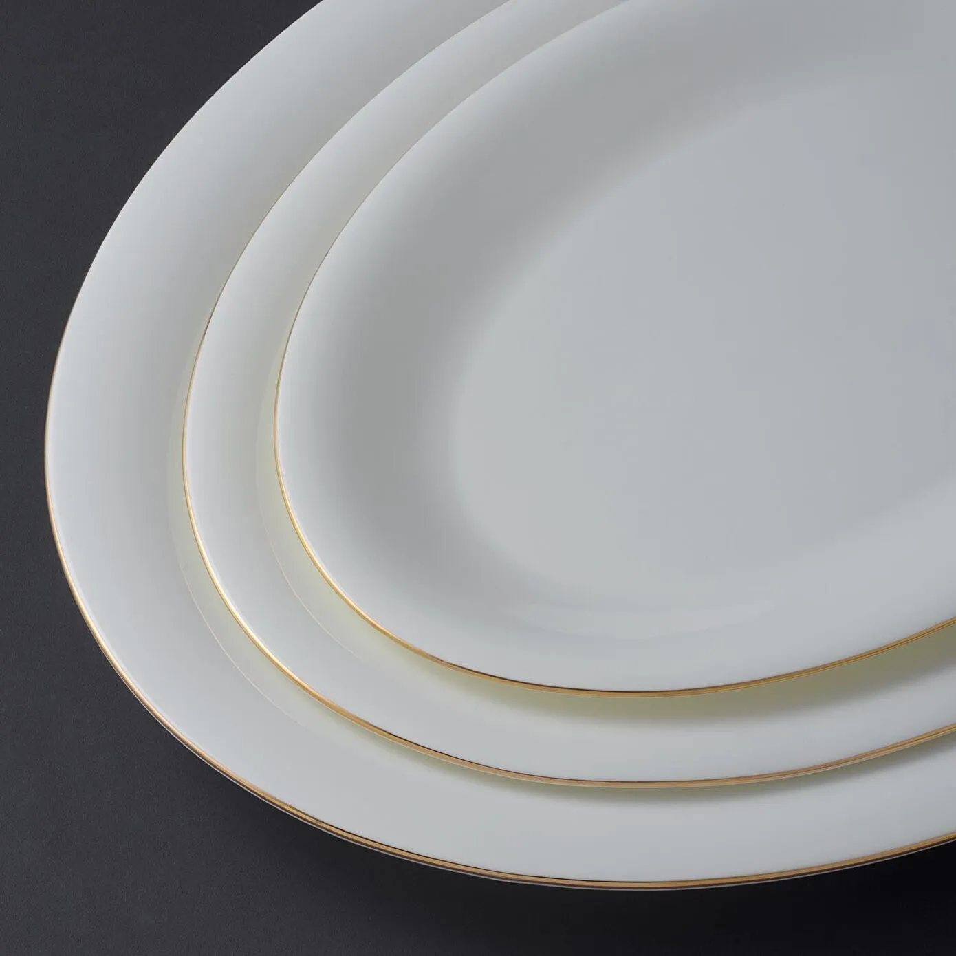 Jumbo Bone China Golda 61-Piece Dinner Set for 12 People, Gold - Image 7
