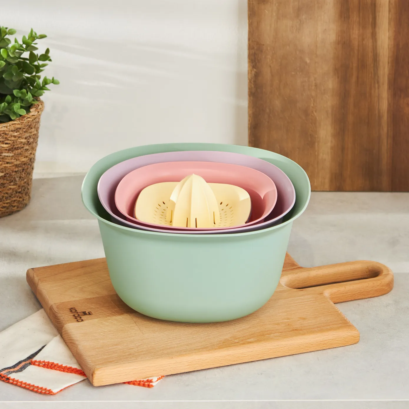 Karaca 4 Piece Multi Purpose Mixing Bowls, Colander and Citrus Squeezer Set, Multi - Image 5