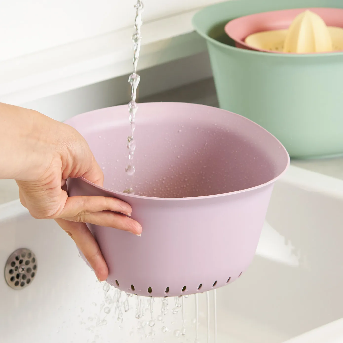 Karaca 4 Piece Multi Purpose Mixing Bowls, Colander and Citrus Squeezer Set, Multi - Image 7