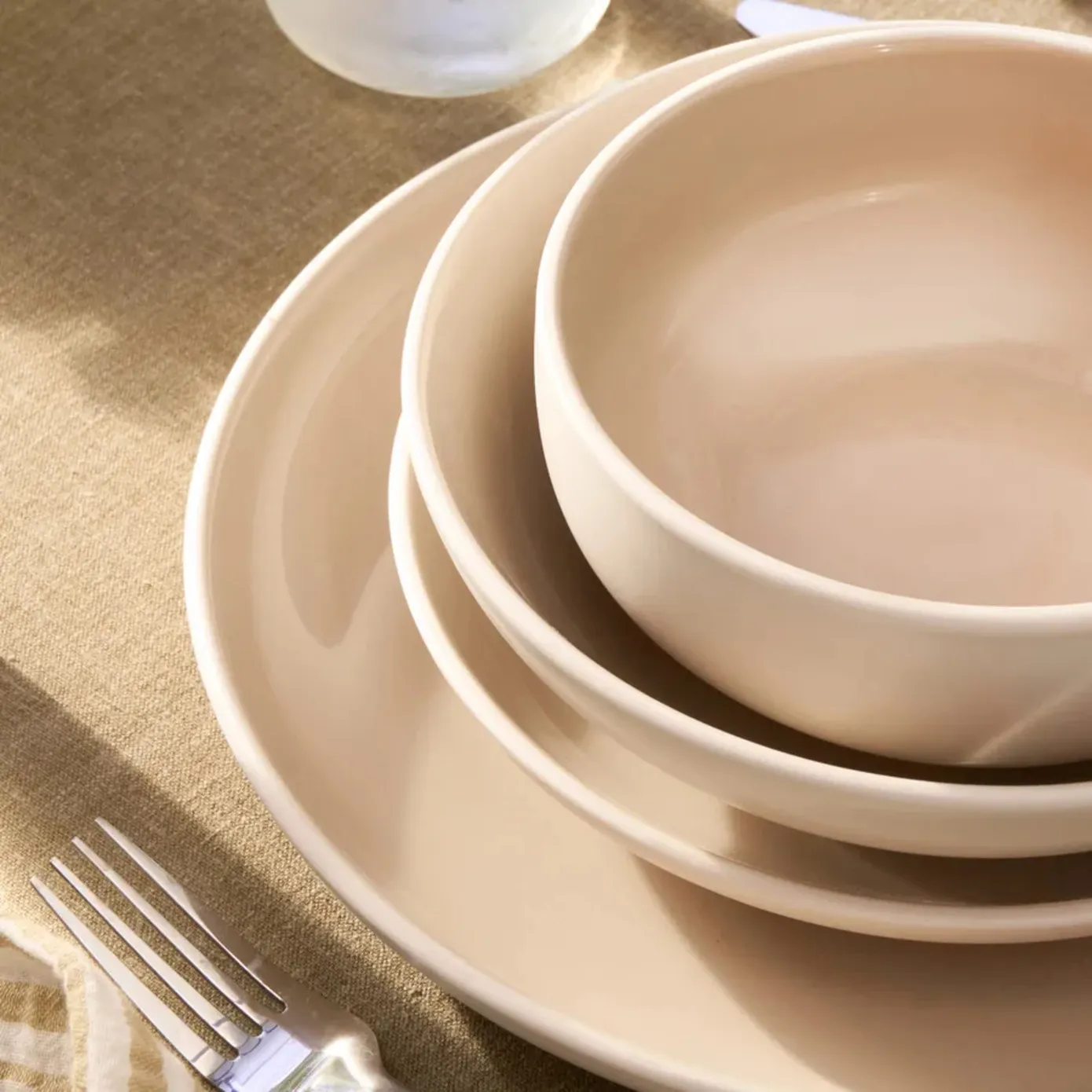 Karaca Abby 24-Piece Stoneware Dinner Set for 6 People, Cream - Image 3