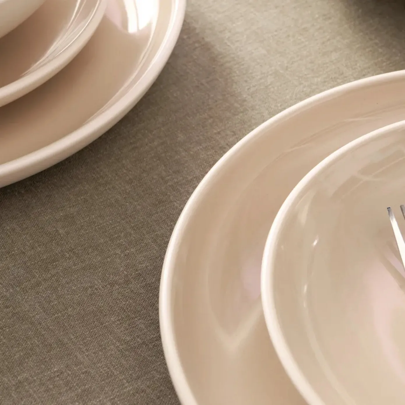 Karaca Abby 24-Piece Stoneware Dinner Set for 6 People, Cream - Image 4
