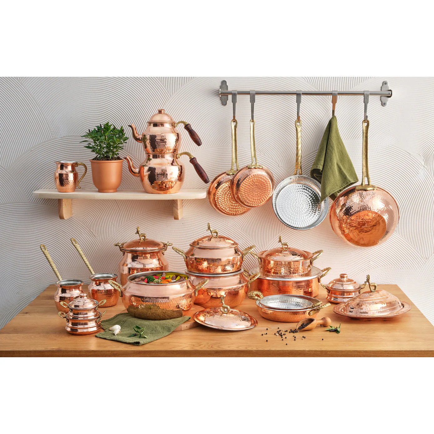 Karaca Alacahöyük Cooper Midi Teapot - Image 2