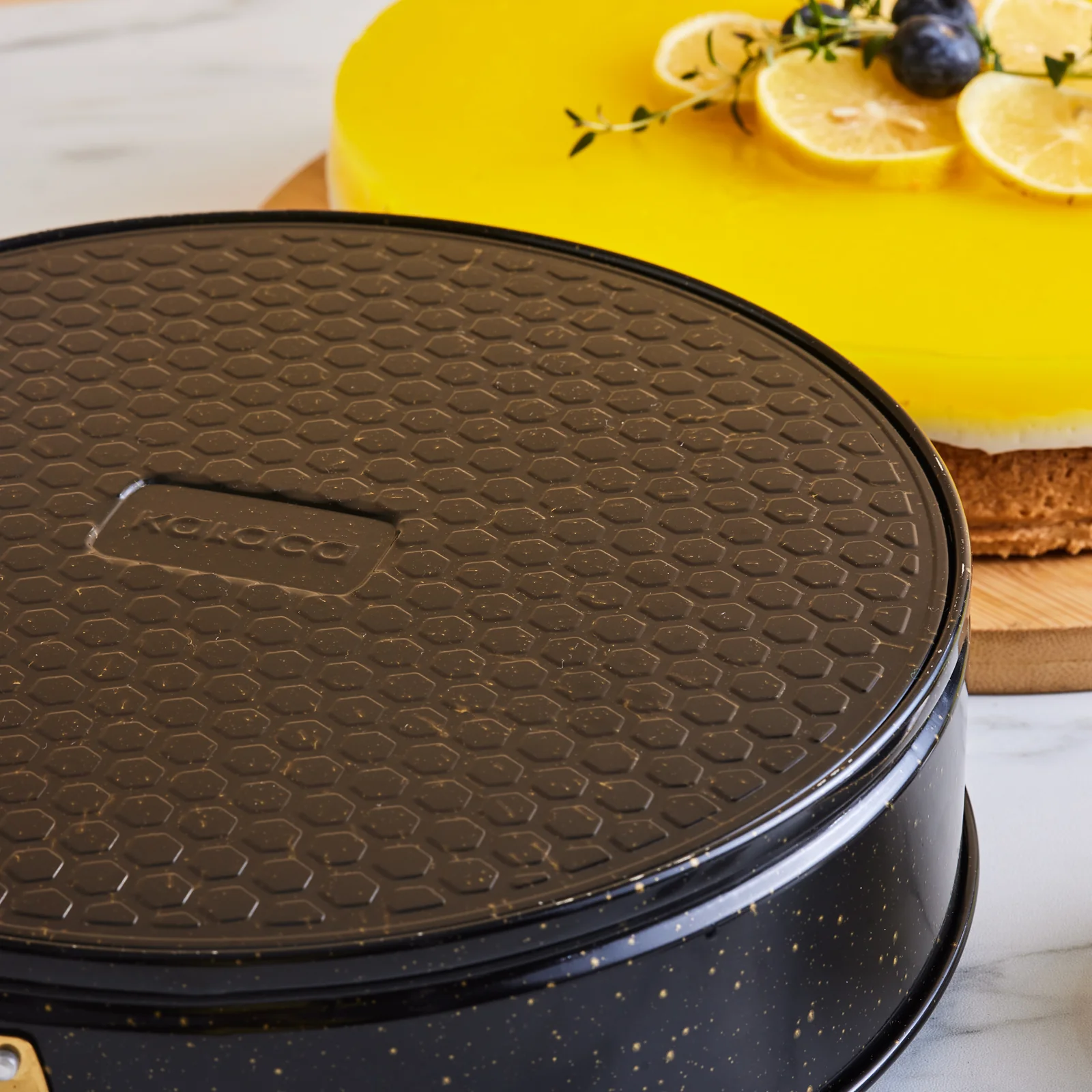 Karaca Aluminum Springform Cake Tin, 26cm, Black Gold - Image 10