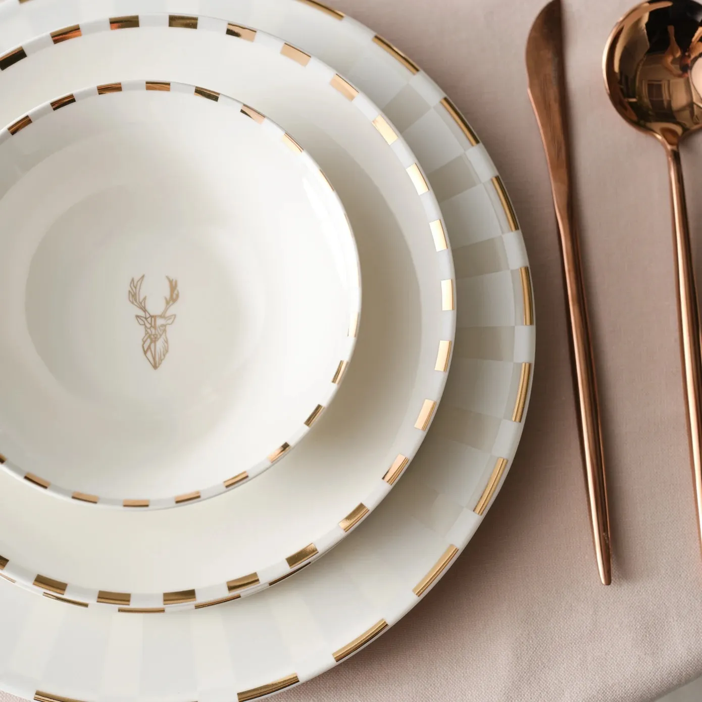 Karaca Aries Metalic 24-Piece Bone China Dinner Set for 6 People, White - Image 5