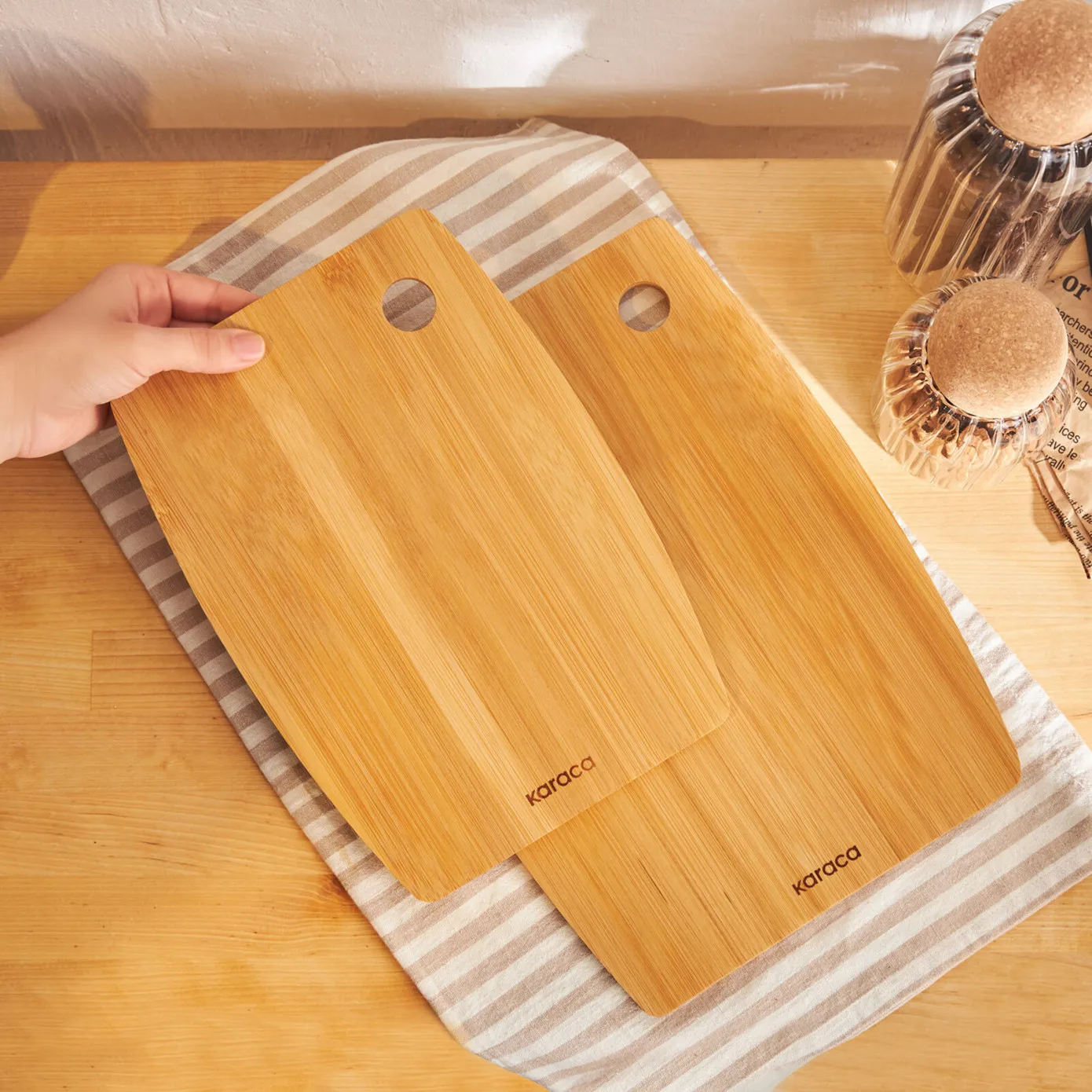 Karaca Bade 2 Piece Bamboo Chopping Board, Wood - Image 3