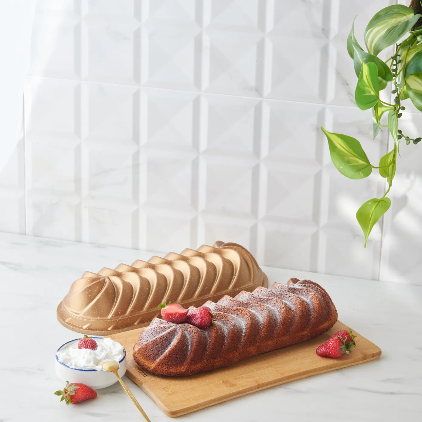 Karaca Cake Pro Vera Aluminium Cast Loaf Pan, 35cm, Gold - Image 3
