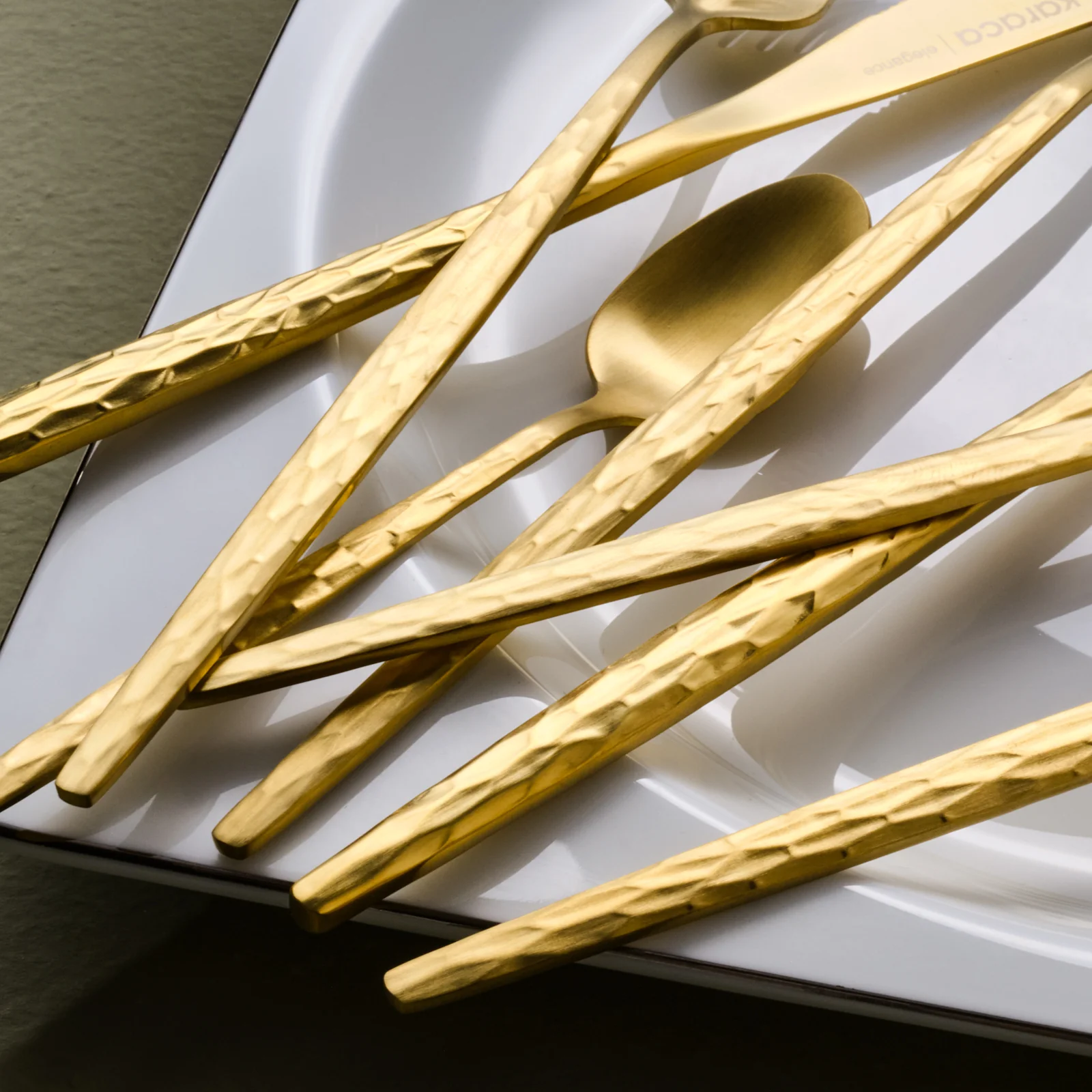 Karaca Callisto 84-Piece Stainless Steel Cutlery Set for 12 People, Gold - Image 4