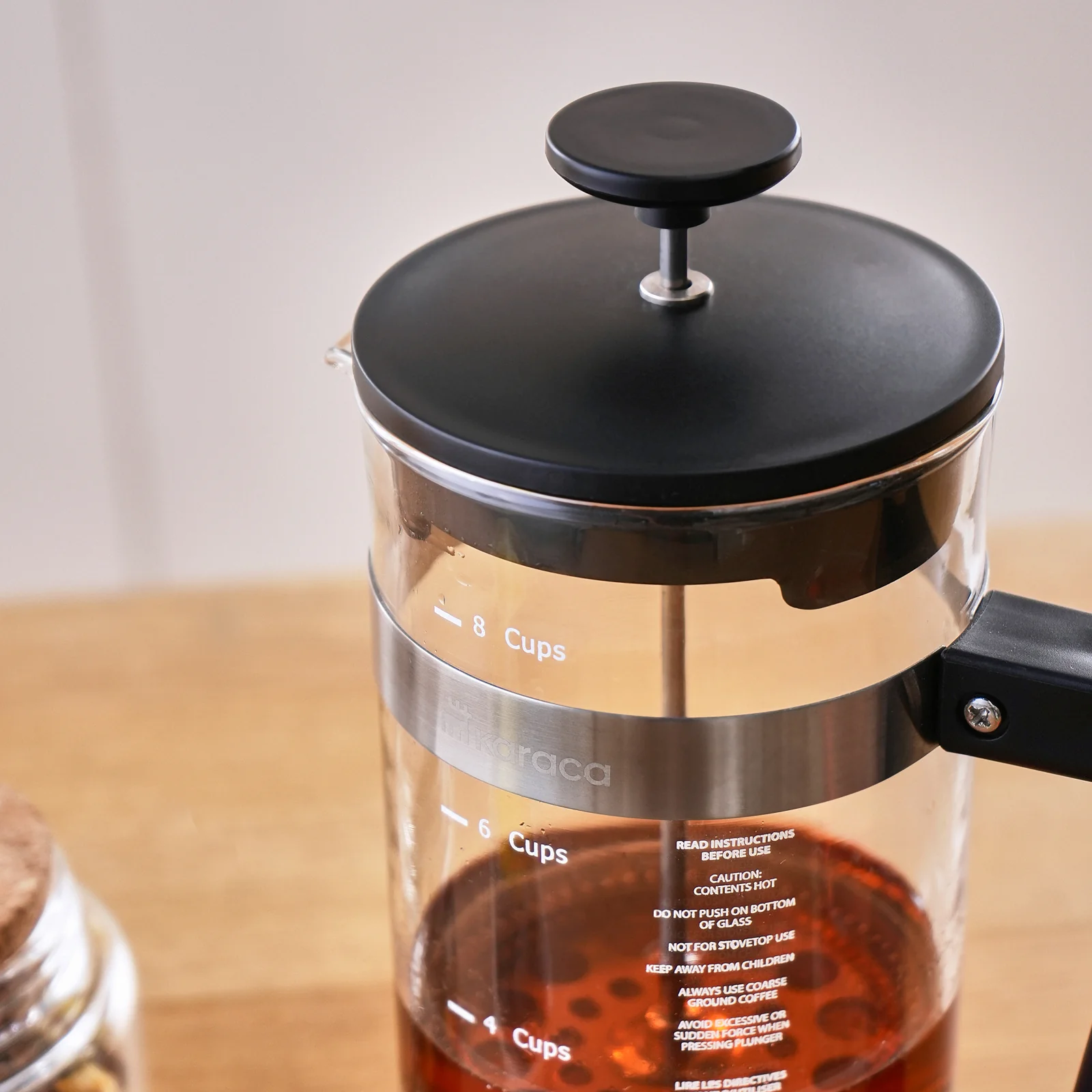 Karaca Cavira Borosilicate Glass French Press, 1000ml, Black Metal - Image 4