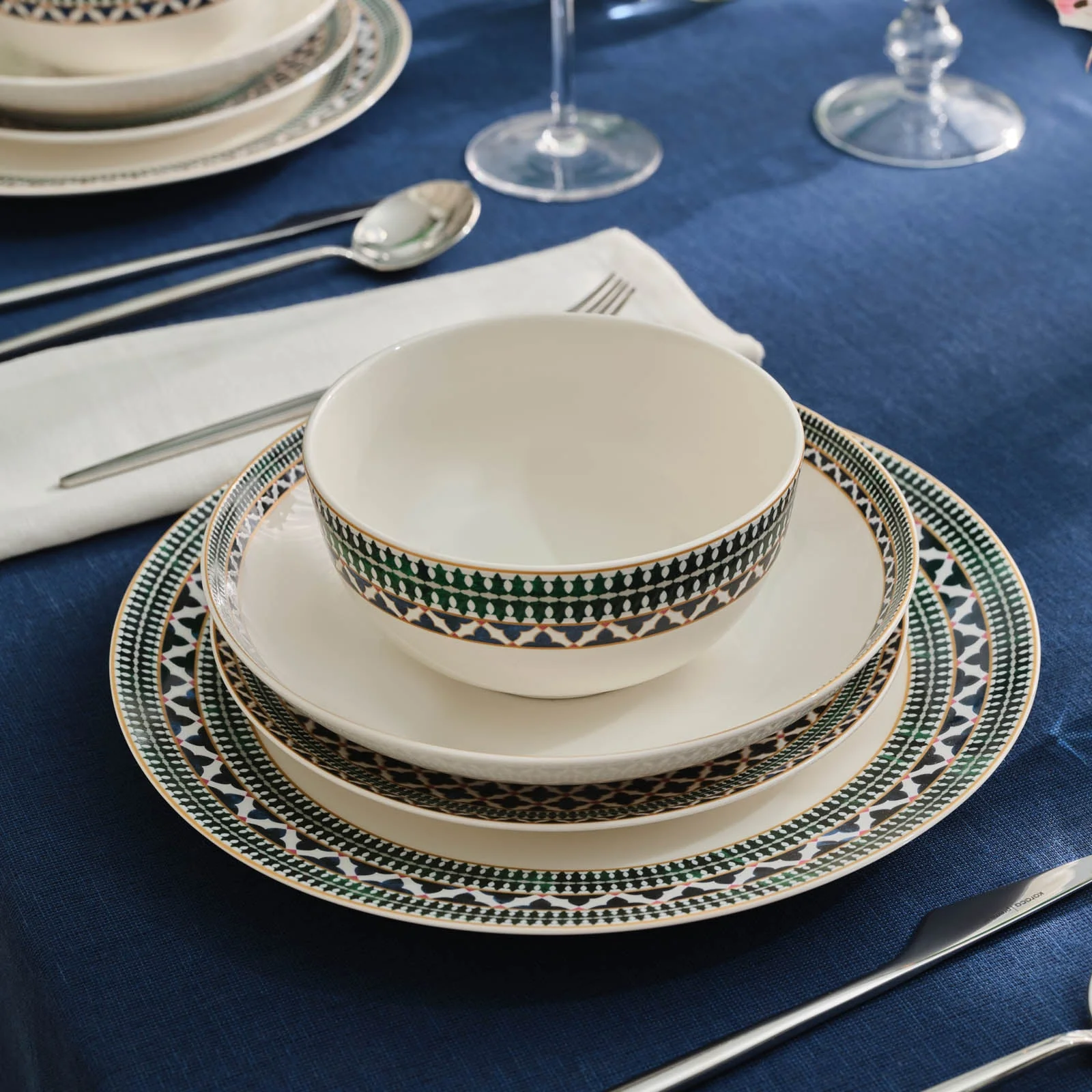 Karaca Cordoba 24-Piece Bone China Dinner Set for 6 People, Multi - Image 3
