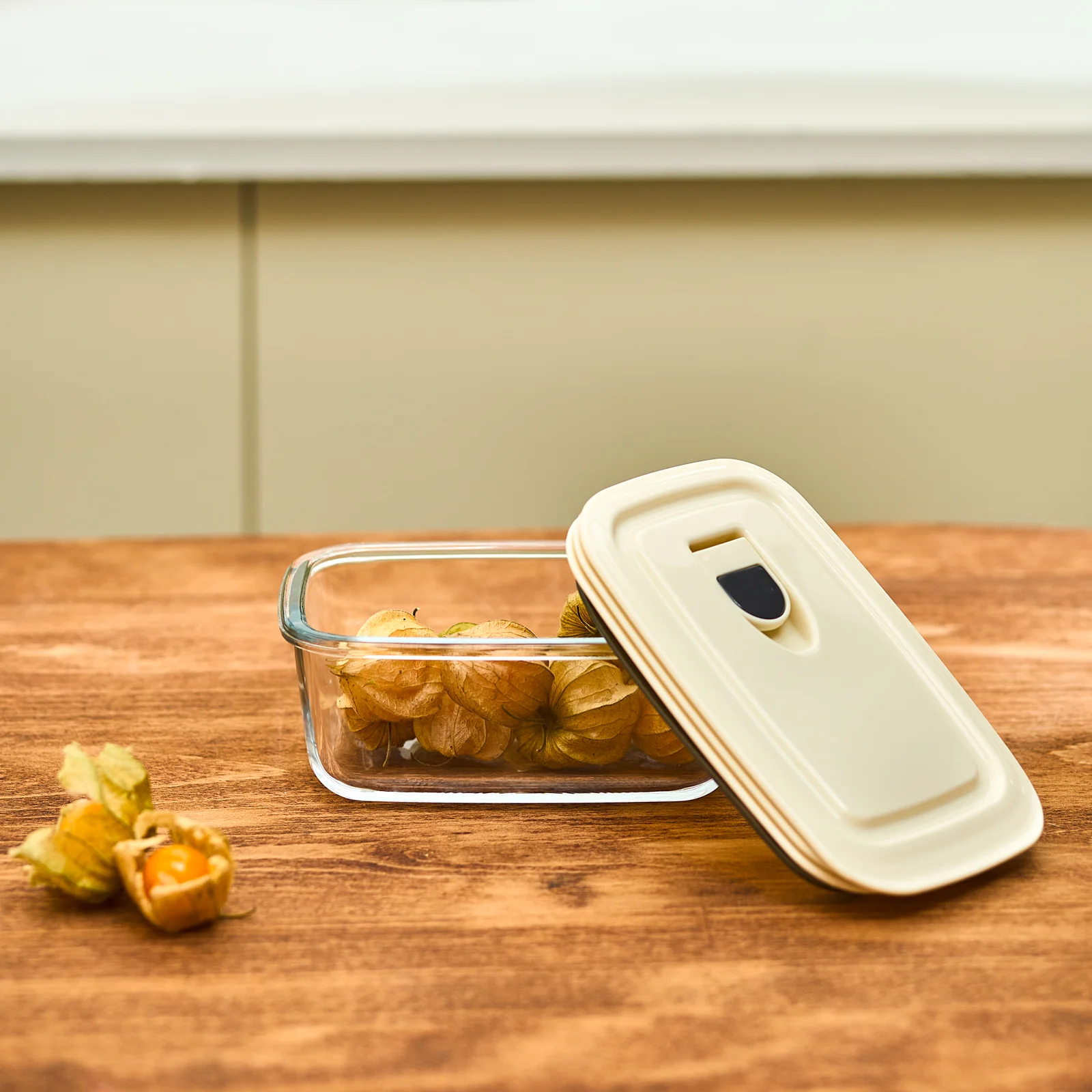 Karaca Cream Vacuum Storage Container, 0.4L - Image 3
