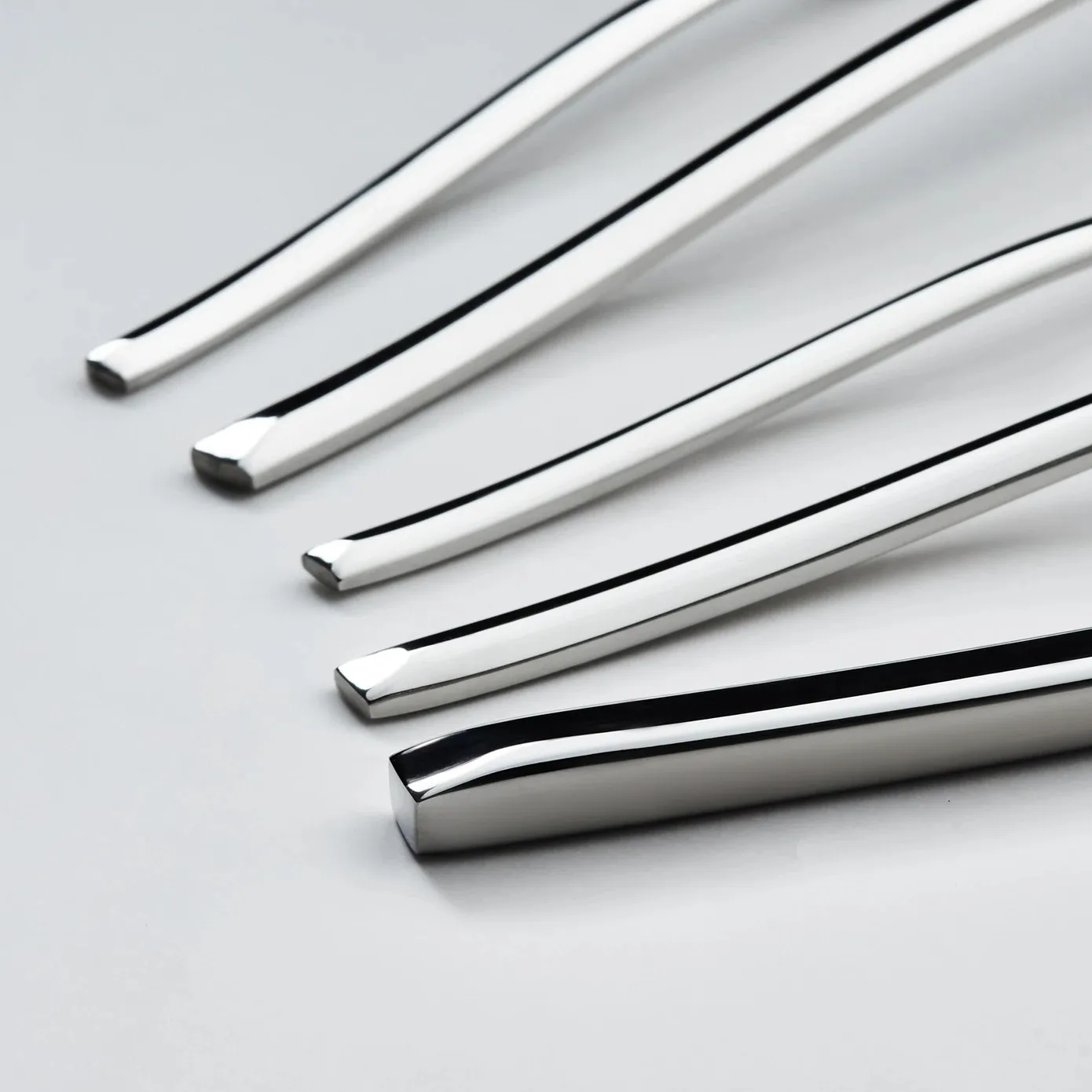 Karaca Dora 84-Piece 316+ Stainless Steel Cutlery Set for 12 People, Silver - Image 7