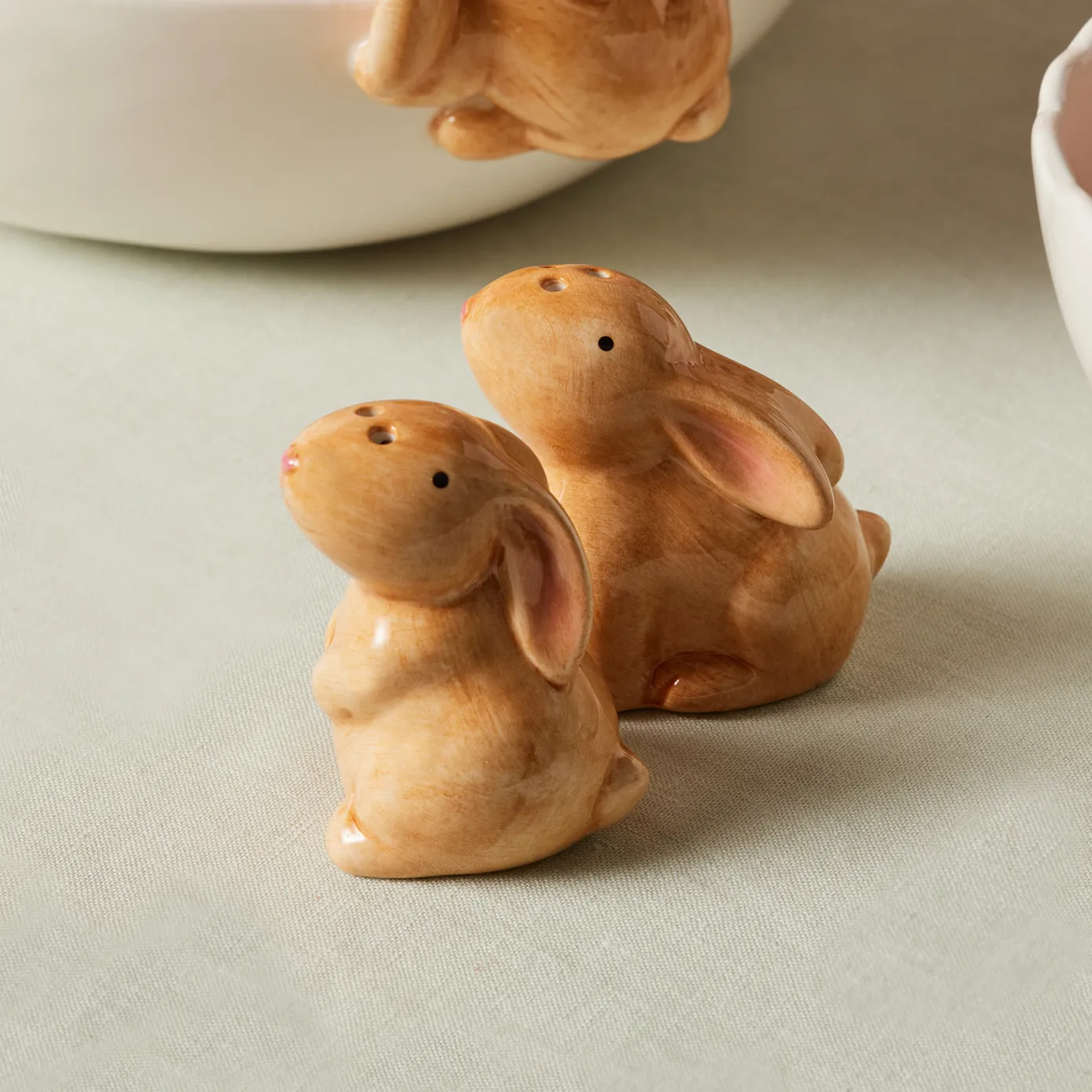 Karaca Easter Salt and Pepper Shaker, Brown