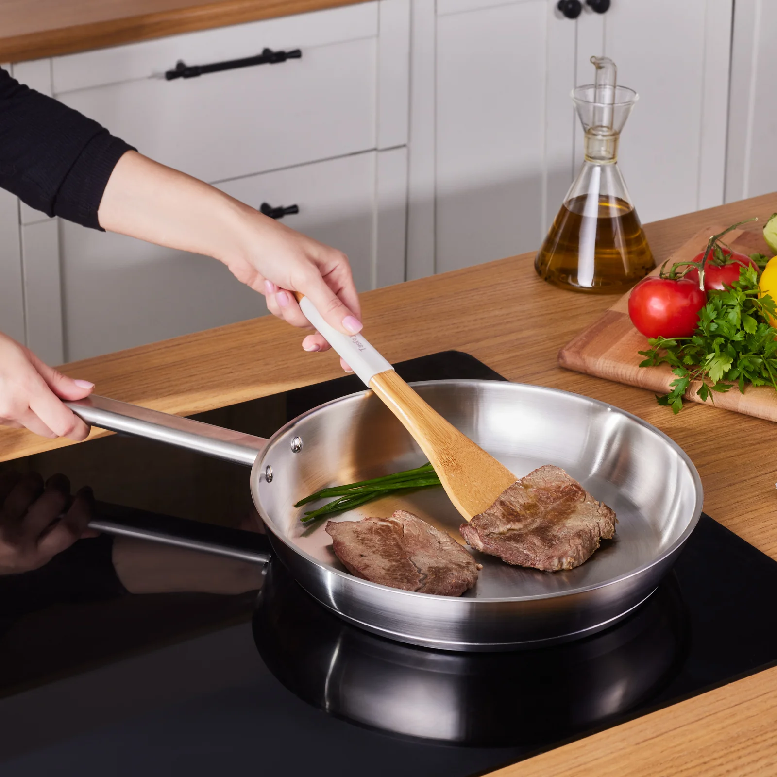 Karaca Elite Stainless Steel Induction Frying Pan, 30cm, Silver - Image 2