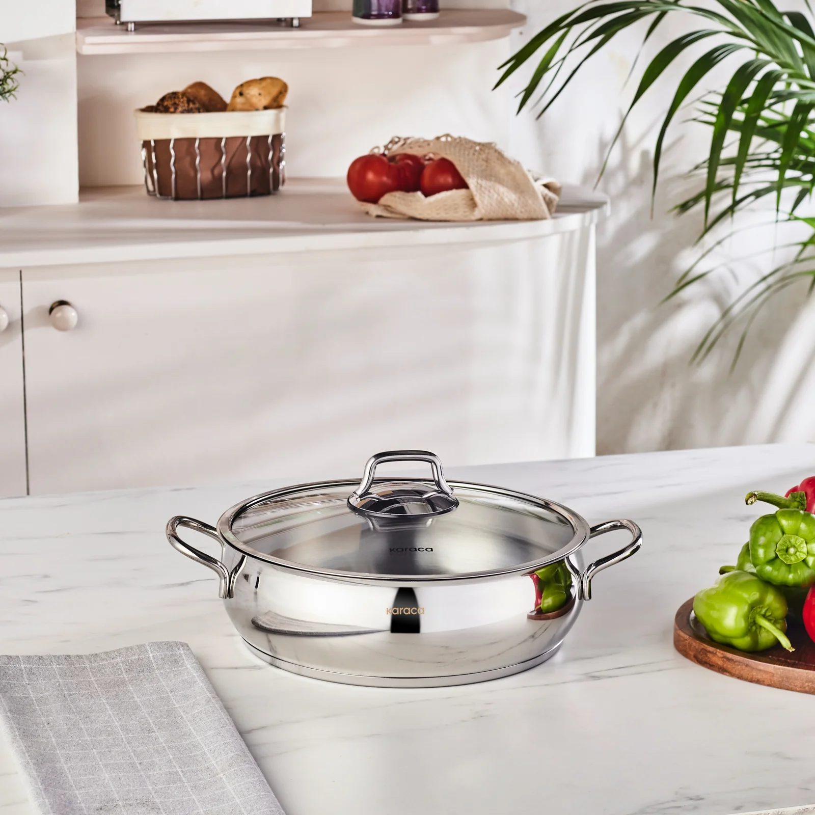 Karaca Emirgan Stainless Steel Shallow Casserole with Lid, 26cm, Silver