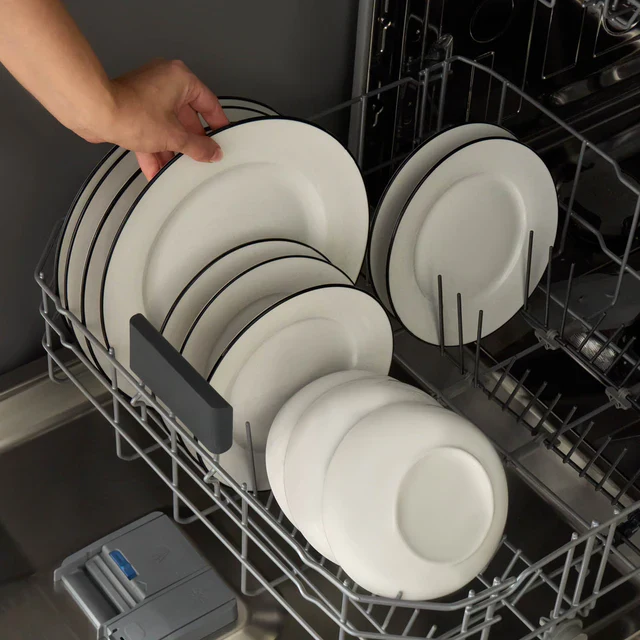 Karaca Emma 30-Piece Porcelain Dinner Set for 6 People, White - Image 13
