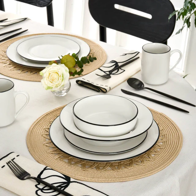 Karaca Emma 30-Piece Porcelain Dinner Set for 6 People, White - Image 3