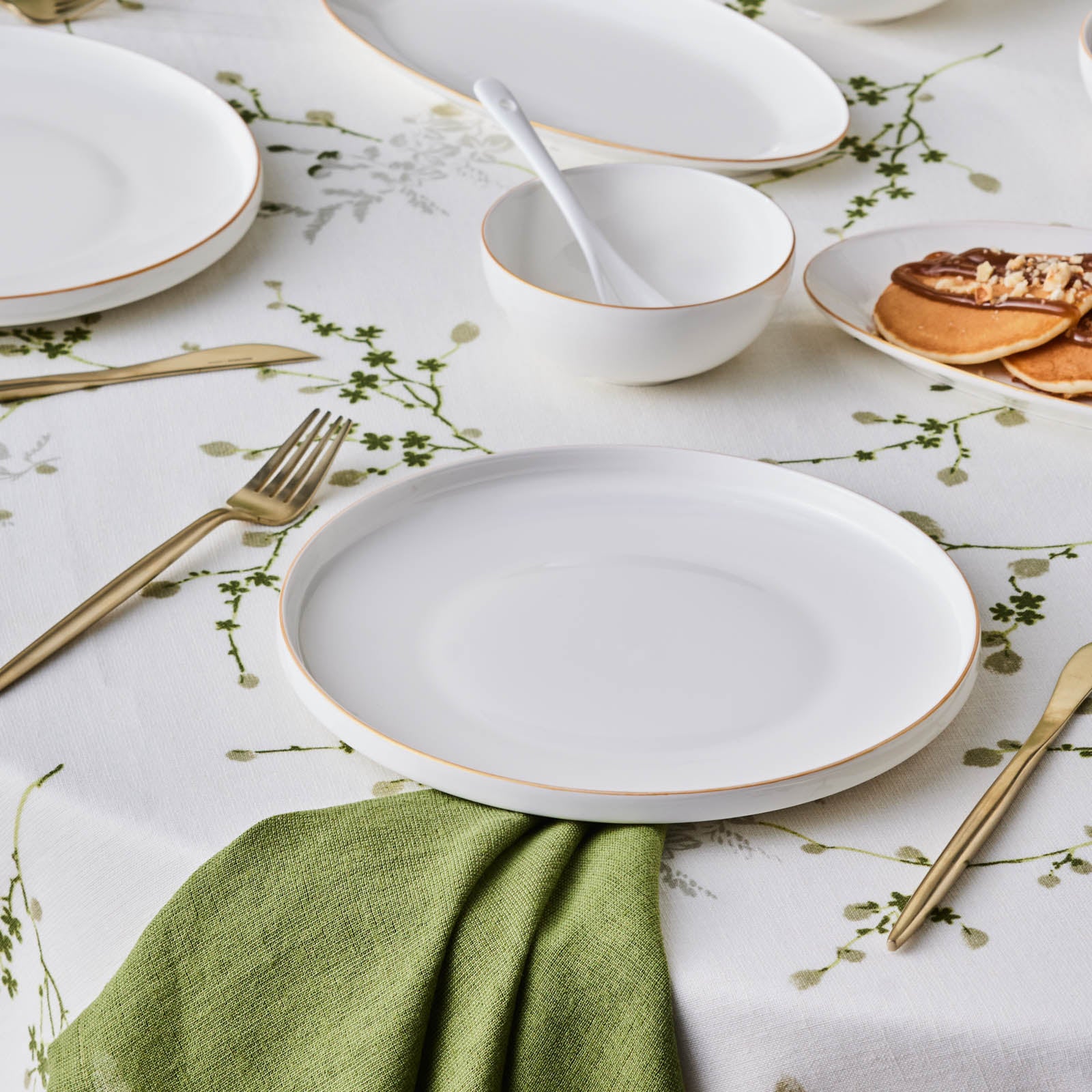 Karaca Forever Bone China Fika 22-Piece Serveware Set for 6 People, Gold - Image 3