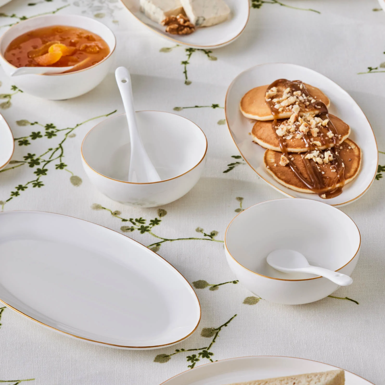 Karaca Forever Bone China Fika 22-Piece Serveware Set for 6 People, Gold - Image 4