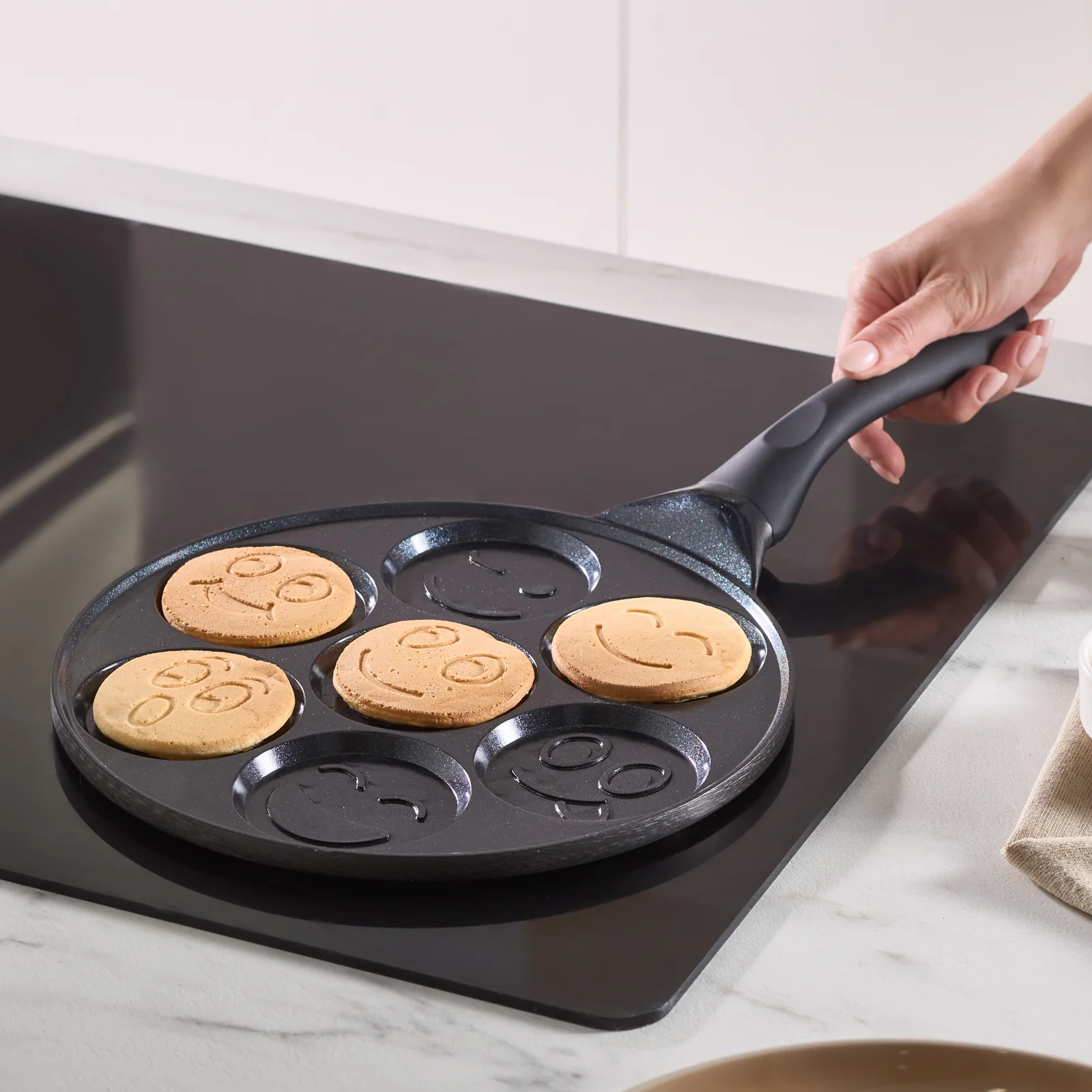 Karaca Fluffy Non-Stick Induction Ceramic Coating Pancake Pan, 26cm, Black - Image 4