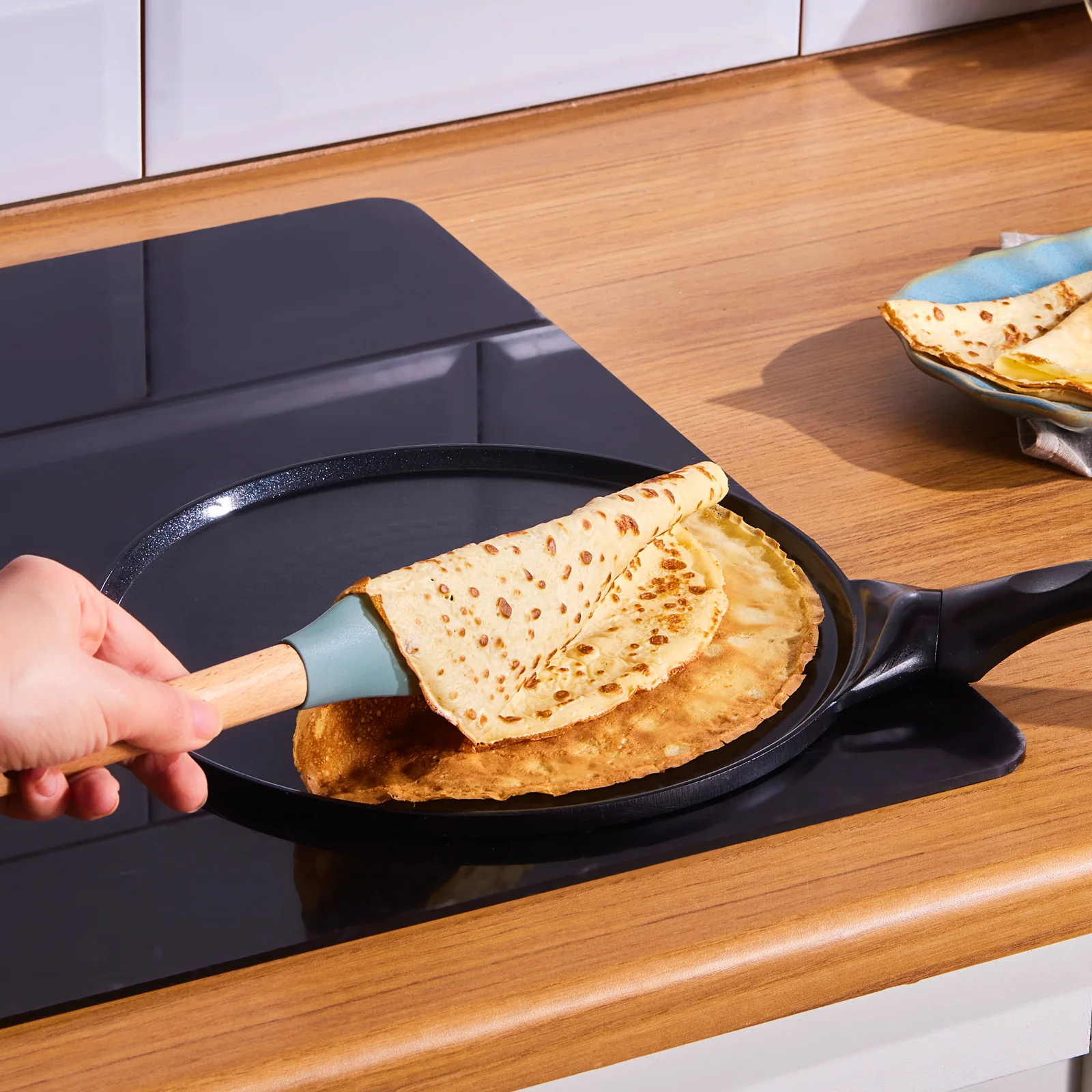 Karaca Fluffy Non-Stick Induction Ceramic Coating Crep & Pancake Pan, 26cm, Black - Image 6