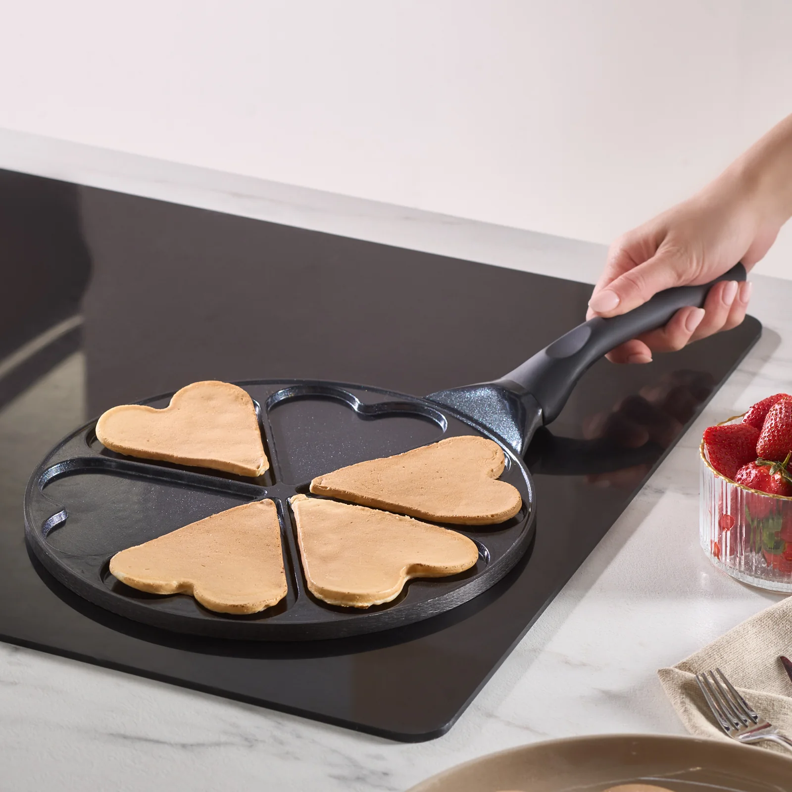 Karaca Fluffy Love Non-Stick Induction Ceramic Coating Pancake Pan, 26cm, Black - Image 6