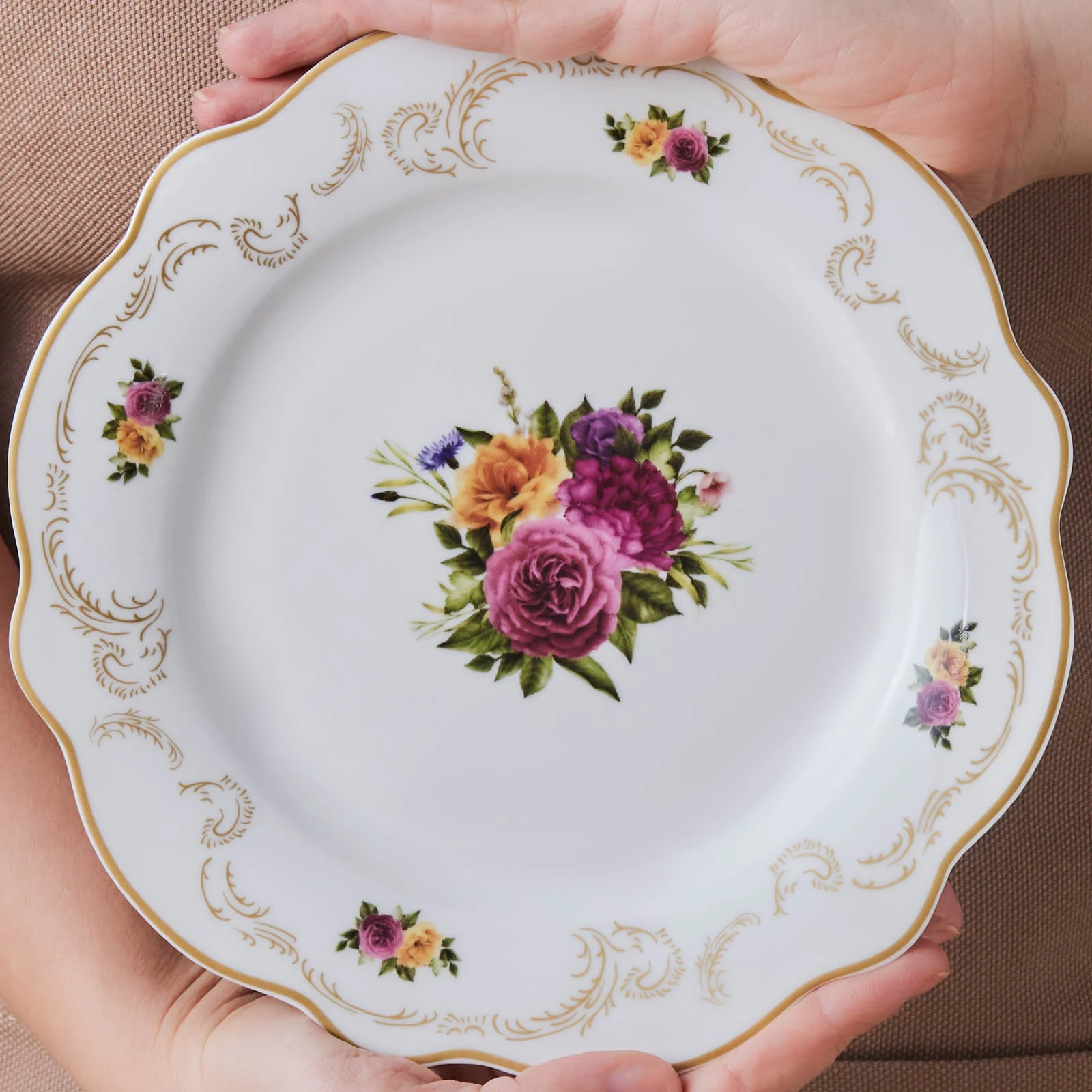 Karaca Forever Bone China Antique 26-Piece Serveware Set for 6 People, Gold - Image 10