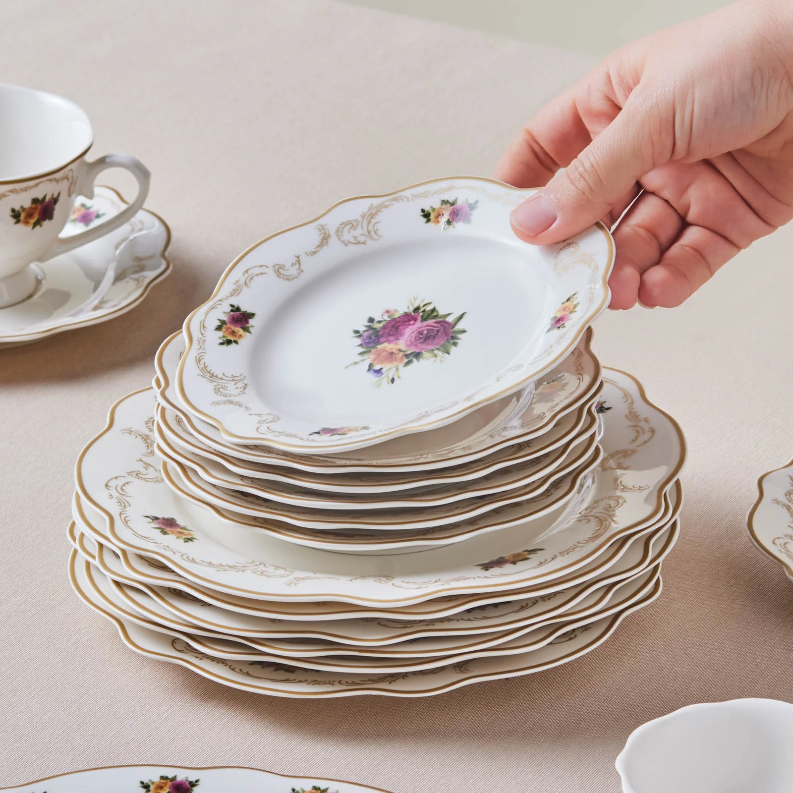 Karaca Forever Bone China Antique 26-Piece Serveware Set for 6 People, Gold - Image 12