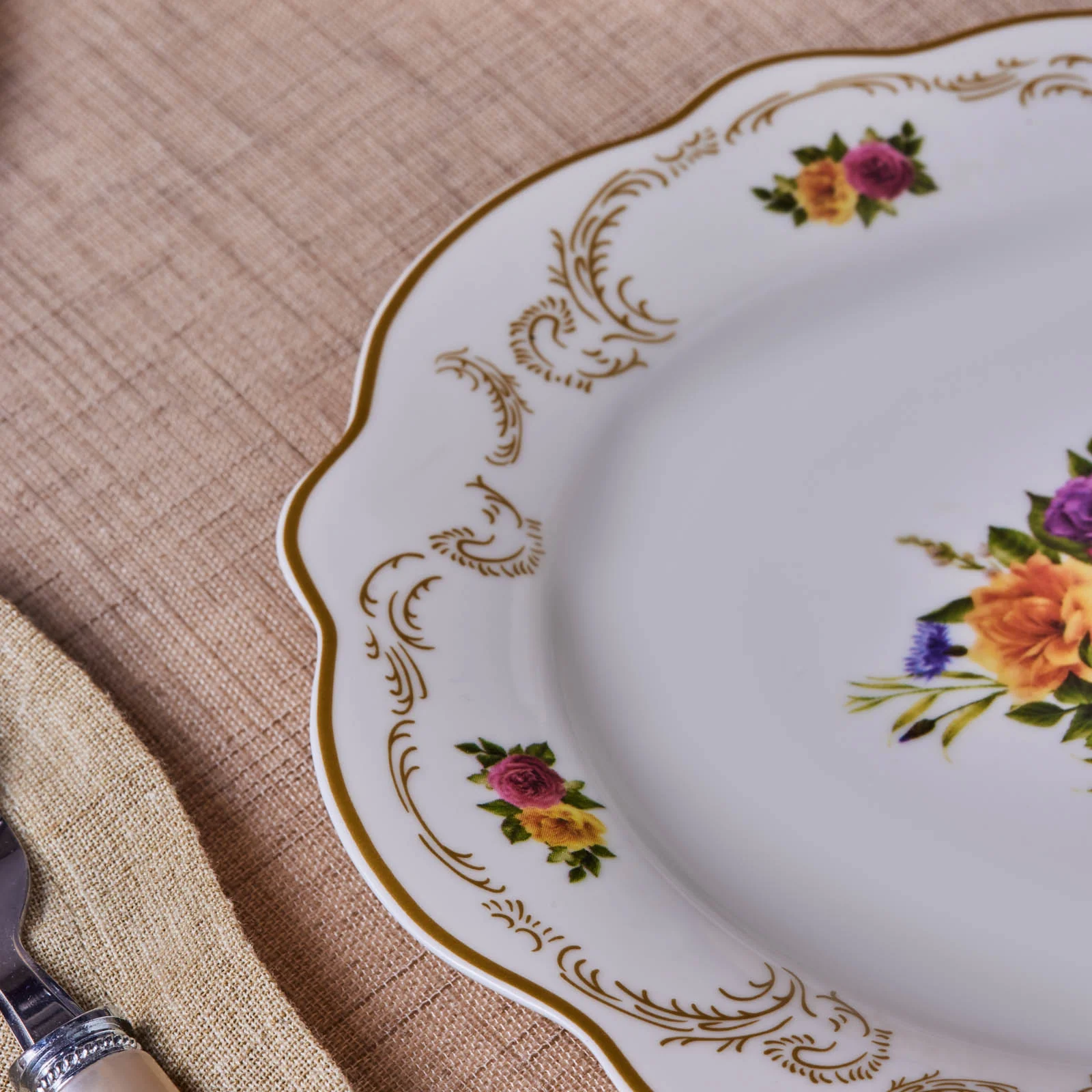 Karaca Forever Bone China Antique 26-Piece Serveware Set for 6 People, Gold - Image 9