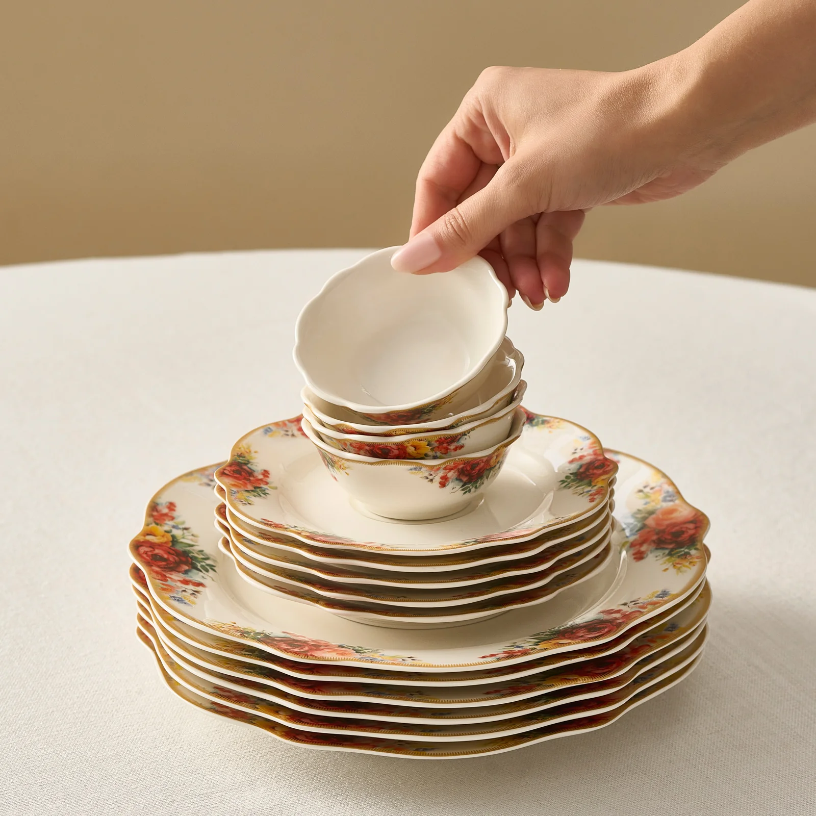 Karaca Bone China Amarose 26-Piece Serveware Set for 6 People, Gold - Image 10