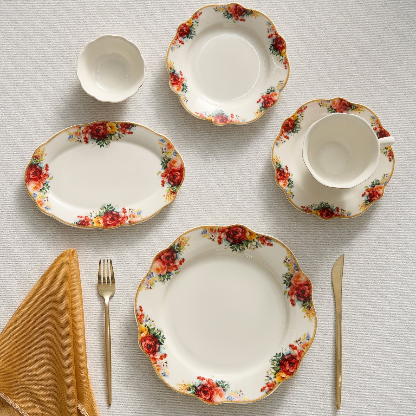 Karaca Bone China Amarose 26-Piece Serveware Set for 6 People, Gold - Image 6