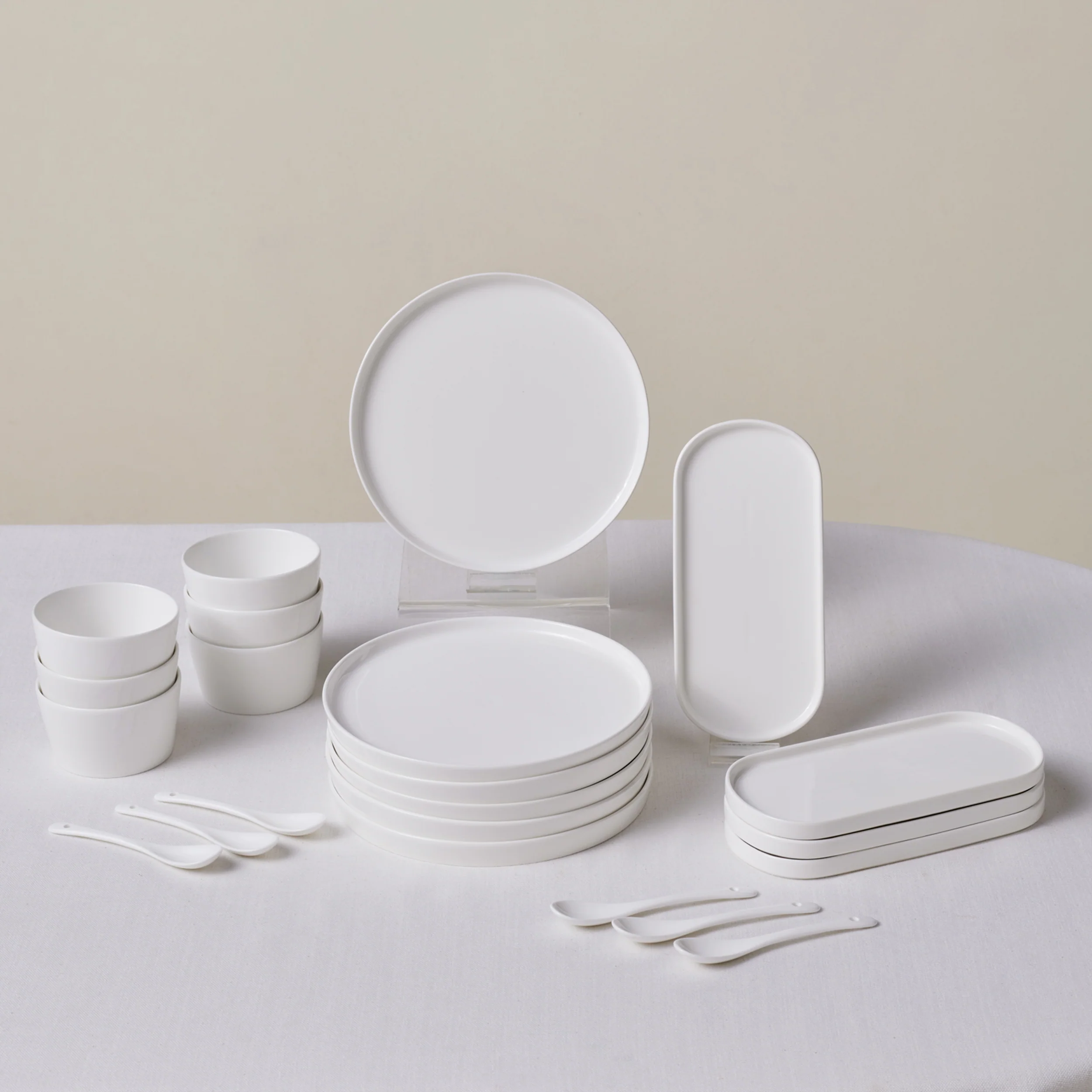 Karaca Forever Bone China Bomo 22-Piece Serveware Set for 6 People, White