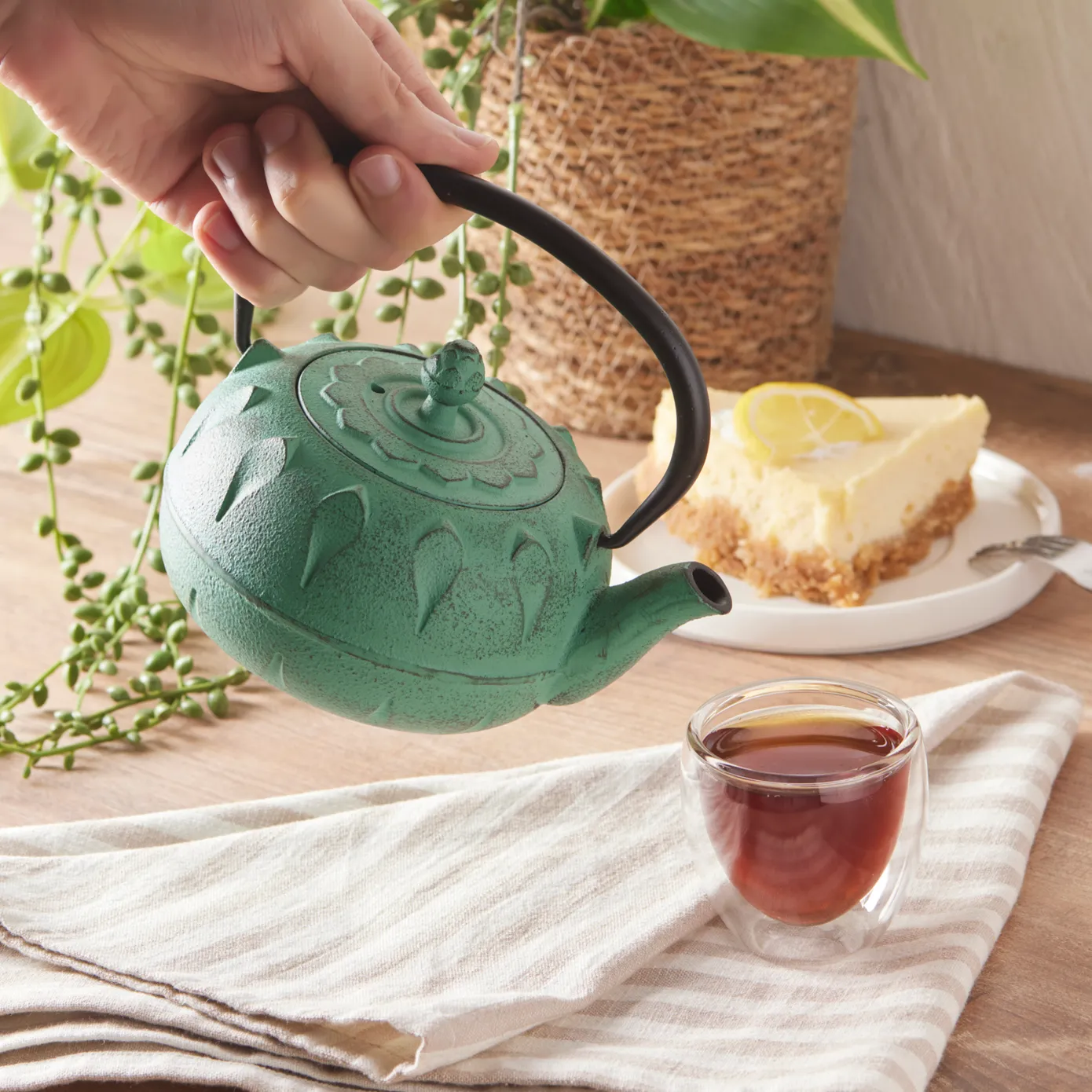 Karaca Greenish Cast Iron Induction Teapot, 600ml, Green Black - Image 4