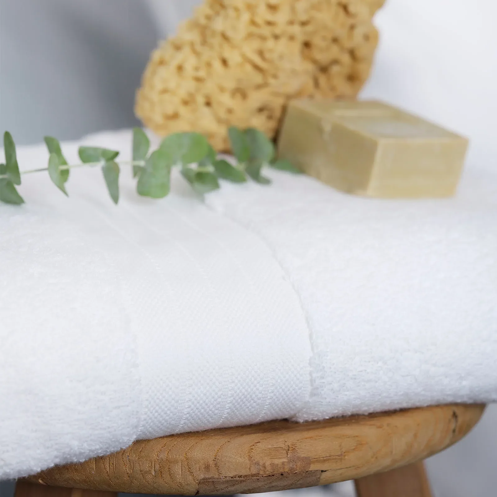 Karaca Home 100% Turkish Cotton Bath Towel, 85cmx150cm, White - Image 2