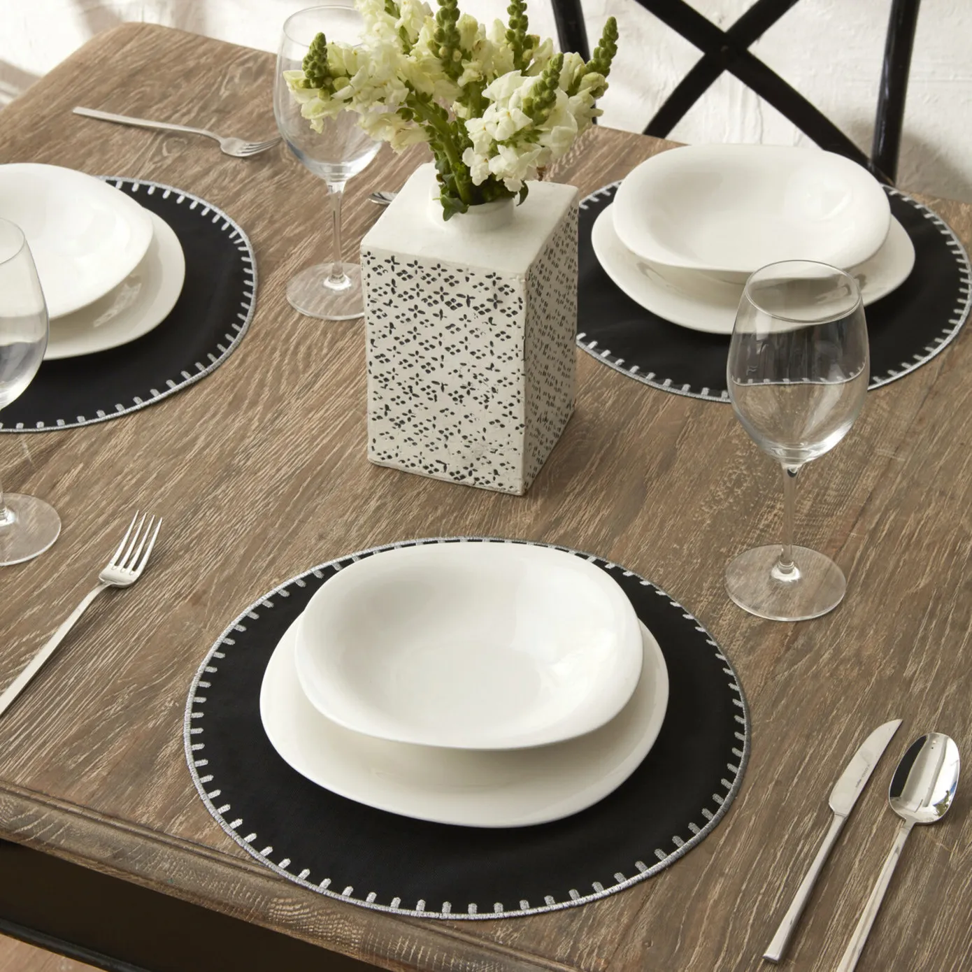 Karaca Home 50th Anniversary Collection Core Round Placemat Set, 6 Piece, 38cm, Black Silver - Image 2