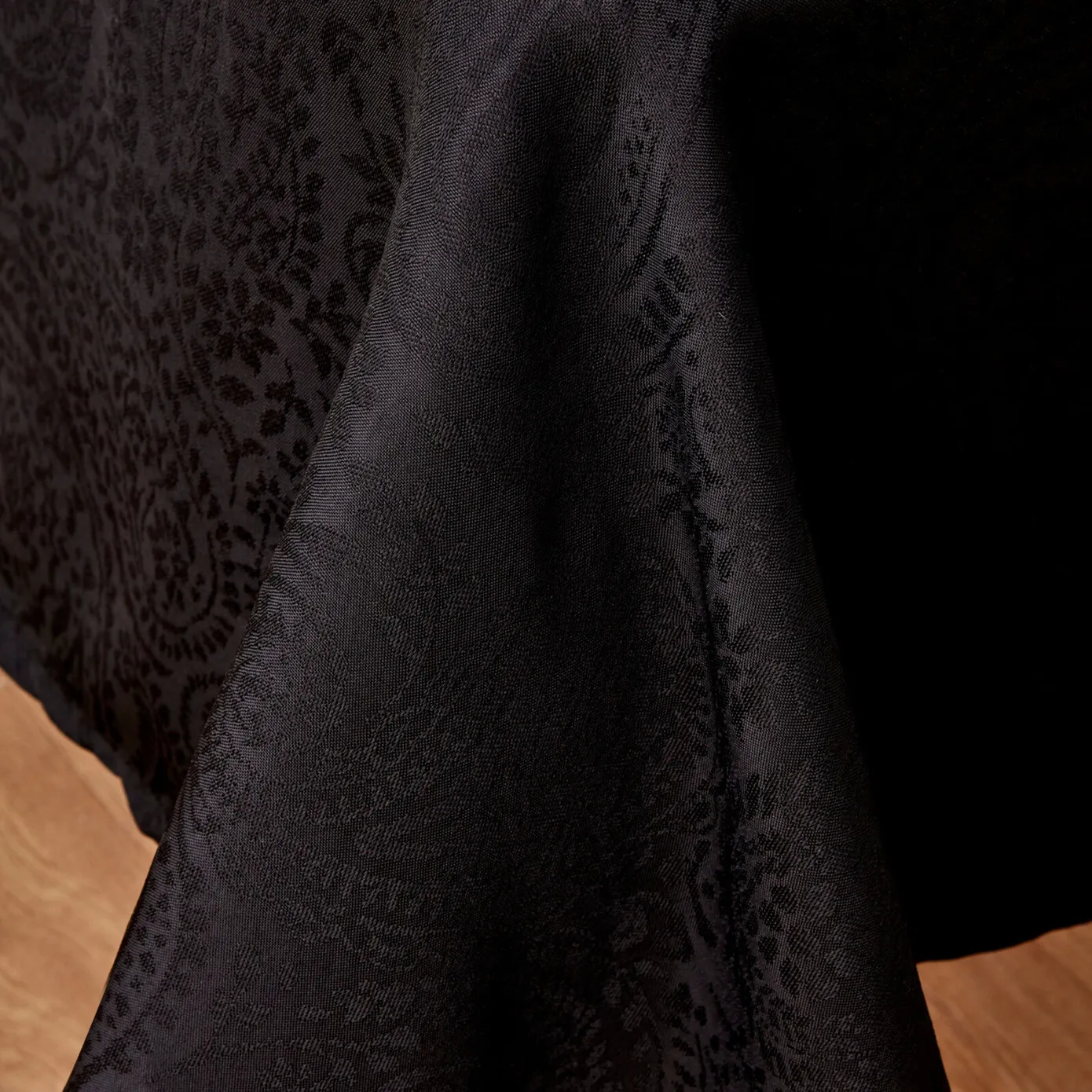 Karaca Home Chesney Tablecloth, 145cmx200cm, Black - Image 2