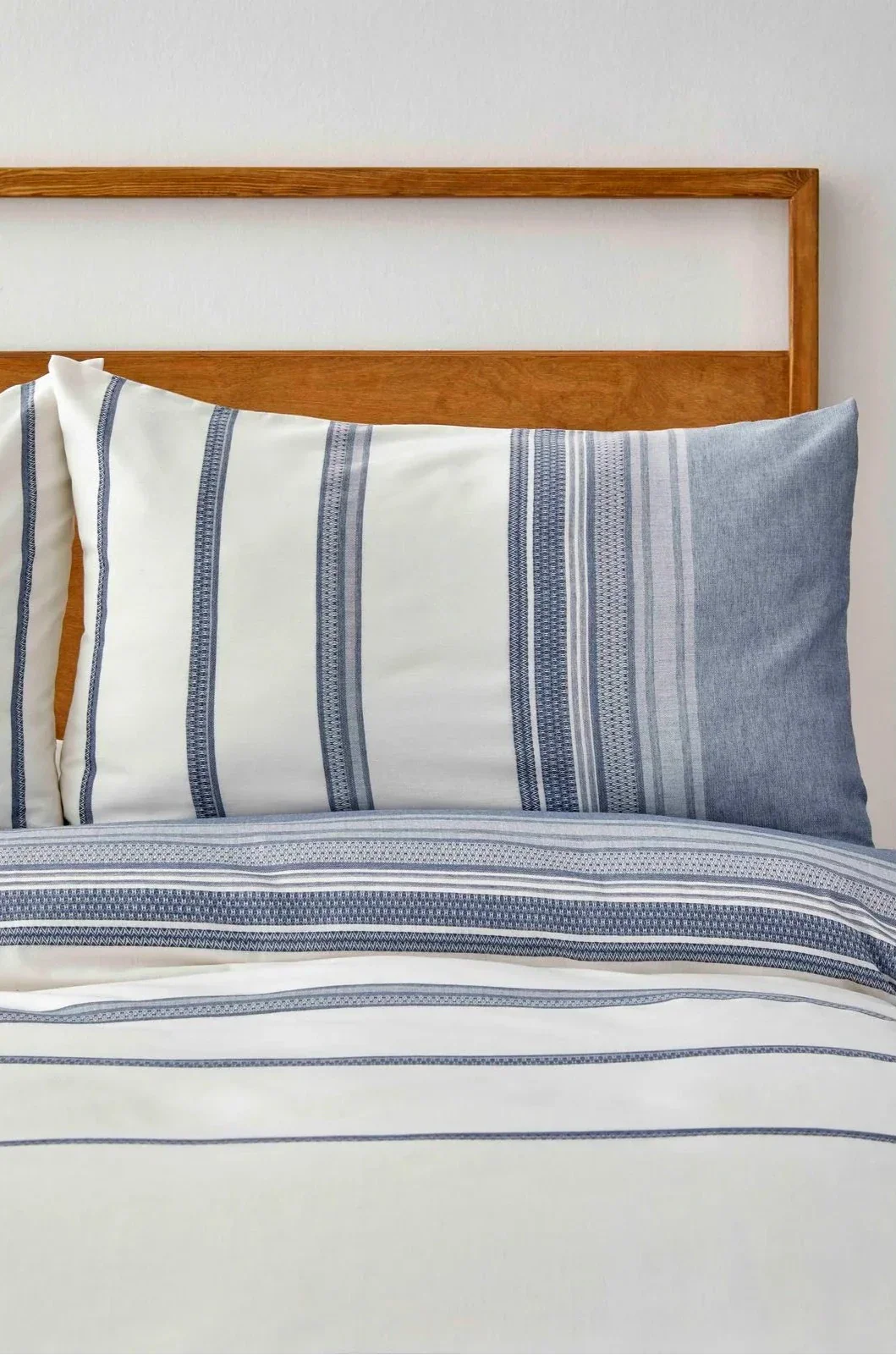 Karaca Home Dobby Woven Duvet Cover Set, King, White Indigo - Image 3