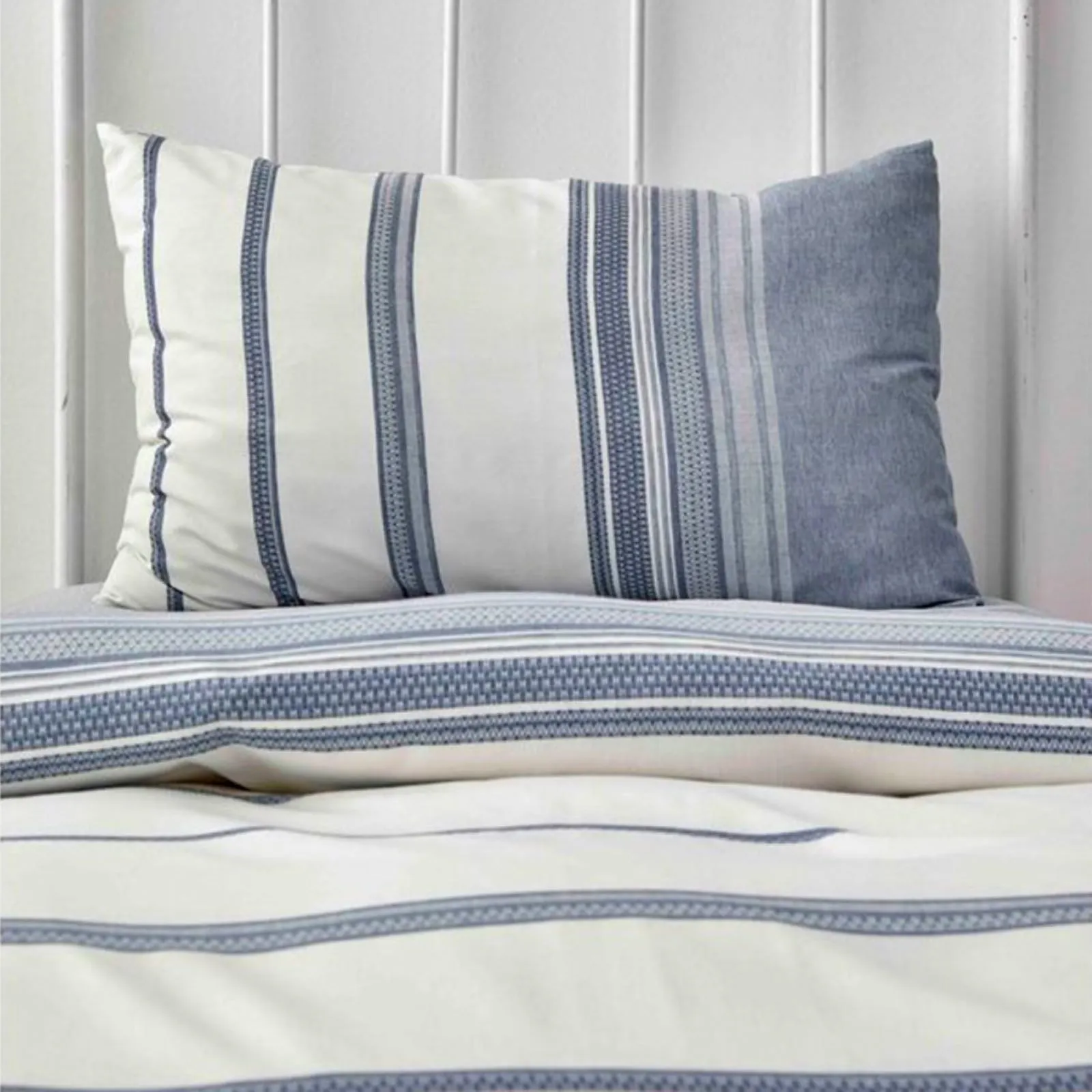 Karaca Home Dobby Woven Duvet Cover Set, Single, White Indigo - Image 3