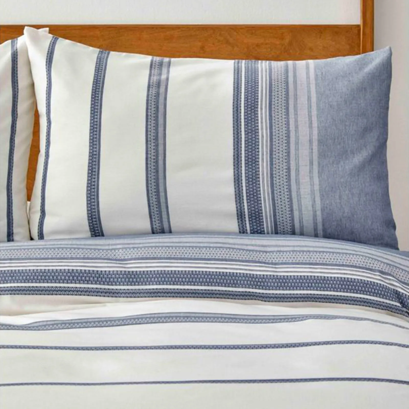 Karaca Home Dobby Woven Duvet Cover Set, Super King, White Indigo - Image 3