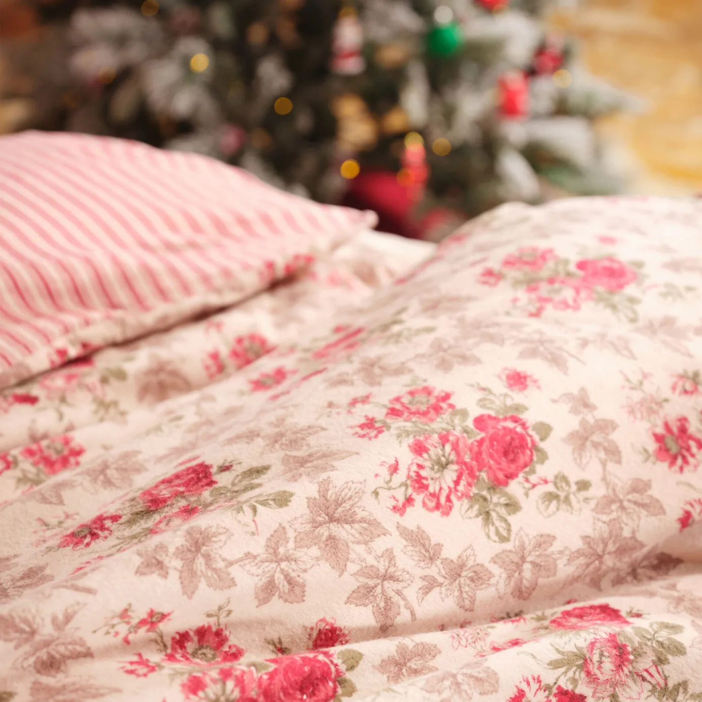 Karaca Home Luis 100% Turkish Cotton Flannel Duvet Cover Set with Bed Sheet, Double, Red Multi - Image 6
