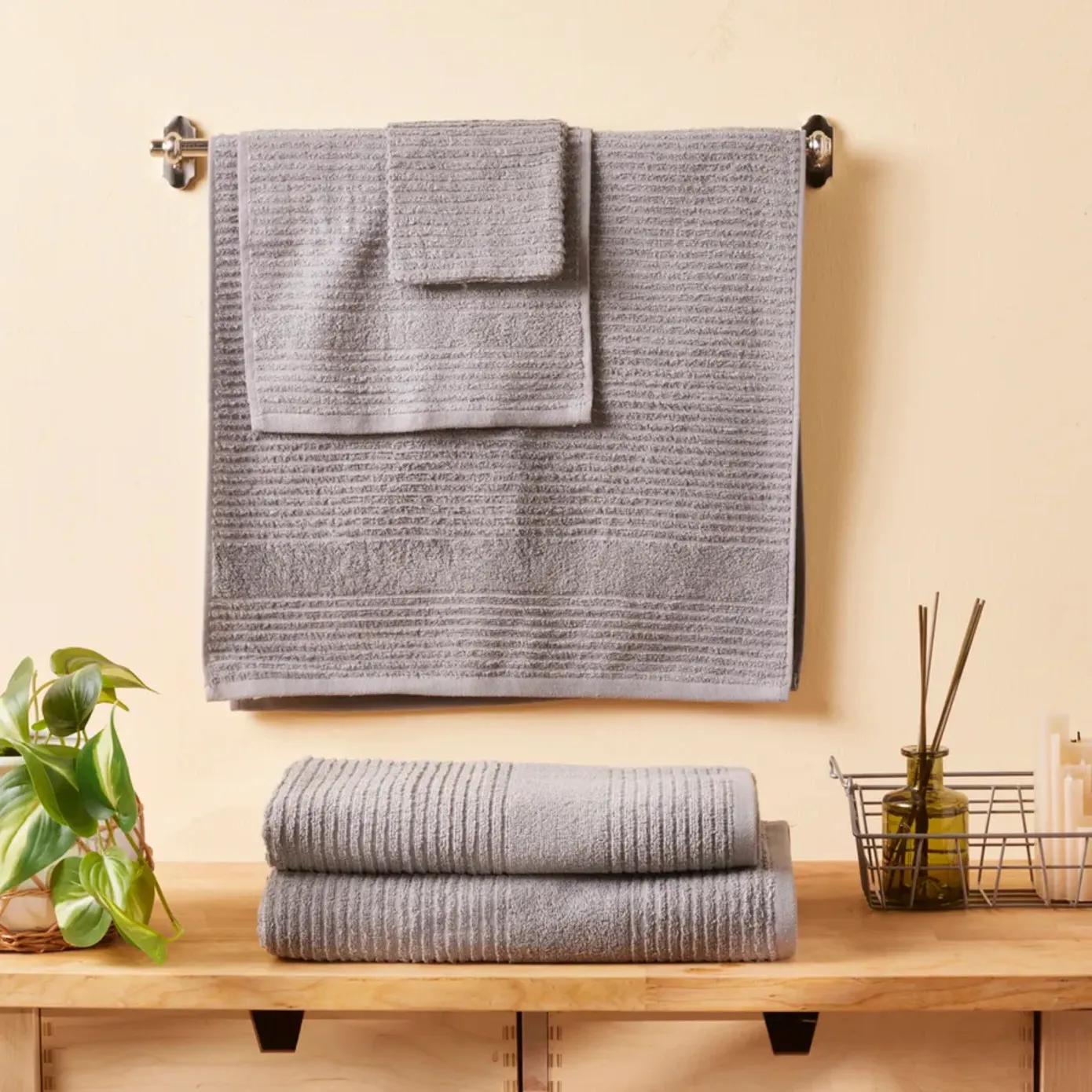 Karaca Home Rachel 100% Cotton Bath Towel, 100cmx150cm, Light Grey - Image 3